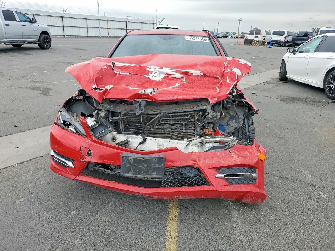 2012 Mercedes-benz C 250 Красный vin: WDDGF4HB3CA634899