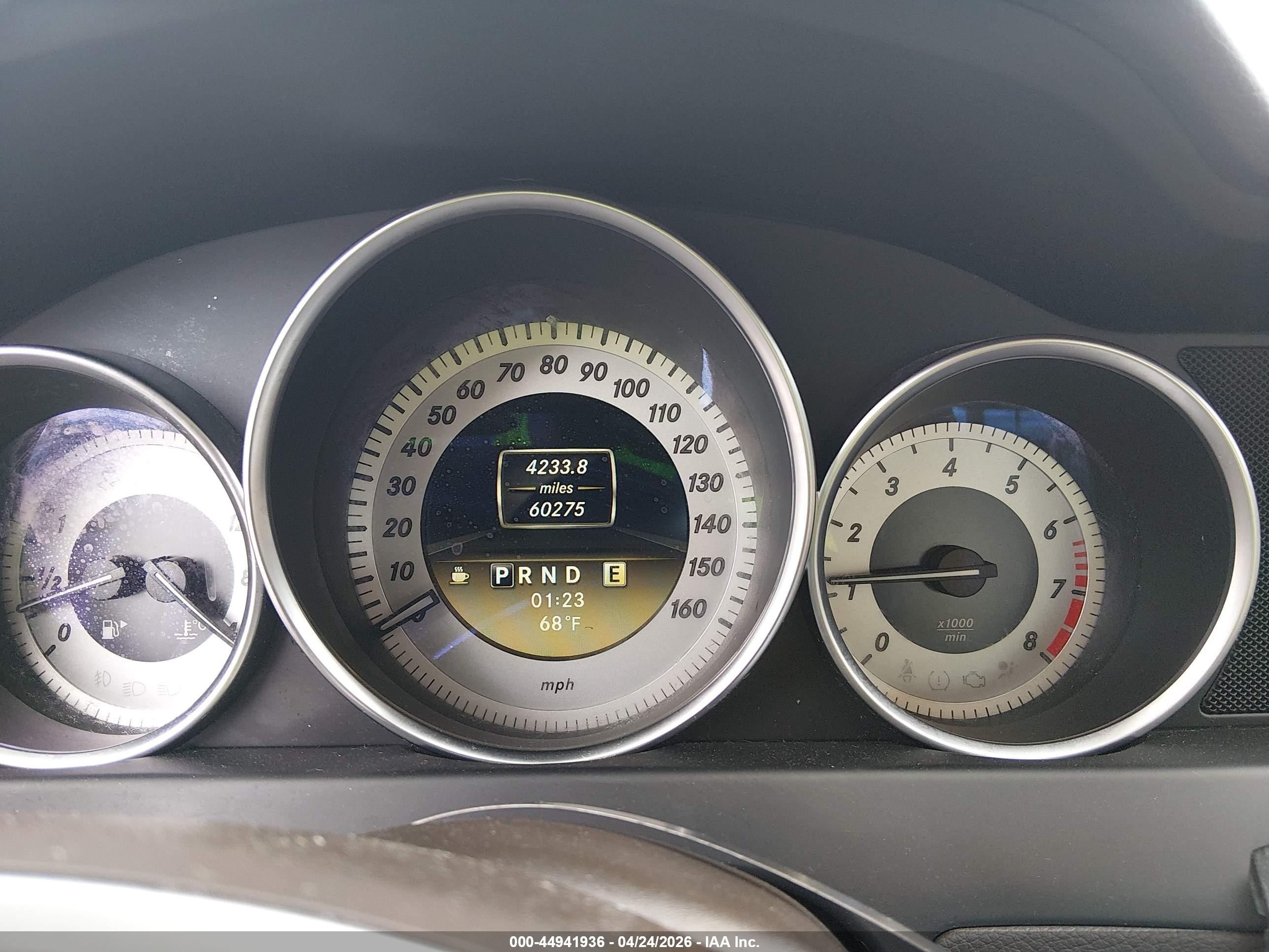 2012 Mercedes-benz C 250 Sport White vin: WDDGF4HB3CA638127