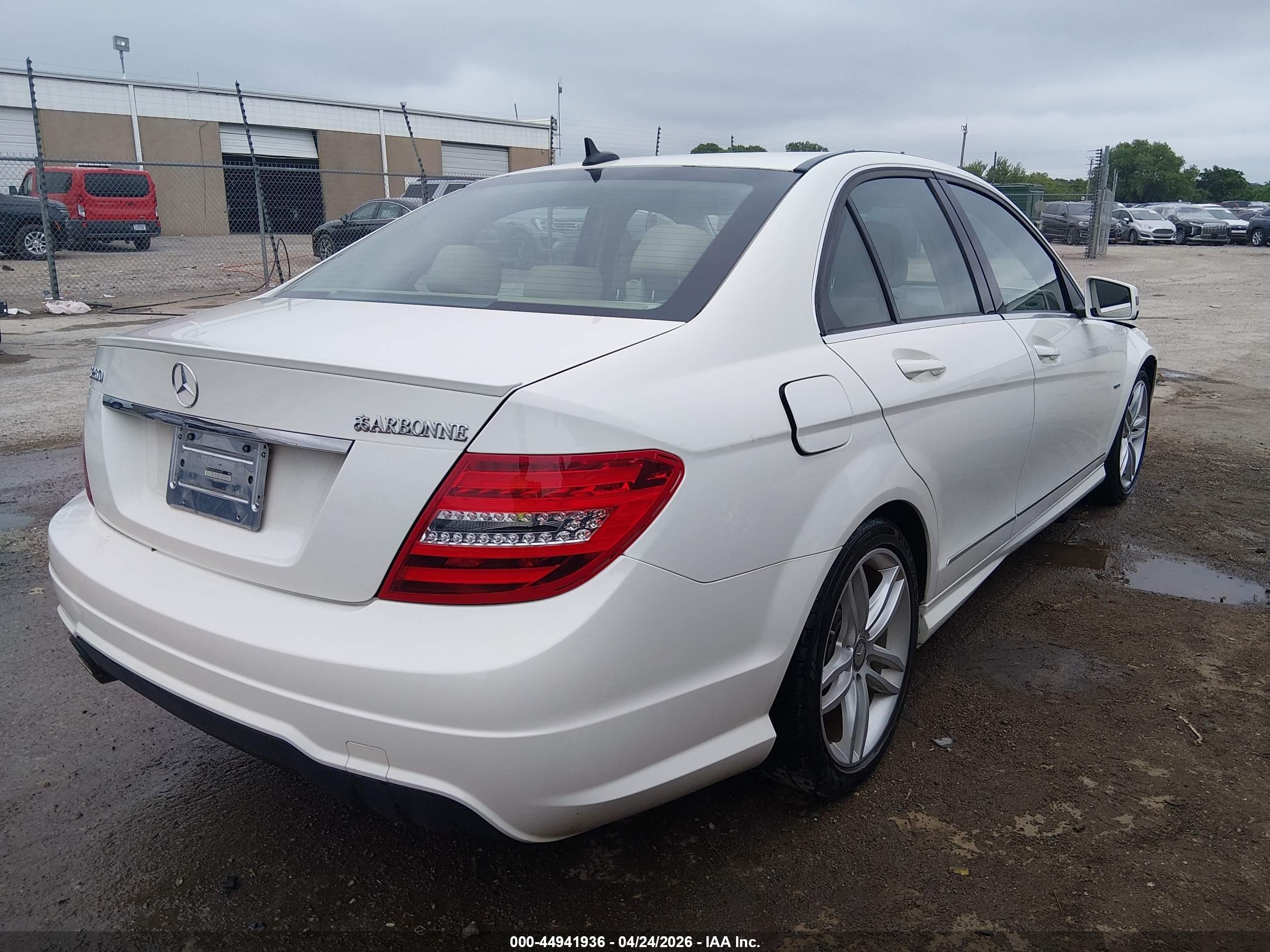 2012 Mercedes-benz C 250 Sport White vin: WDDGF4HB3CA638127