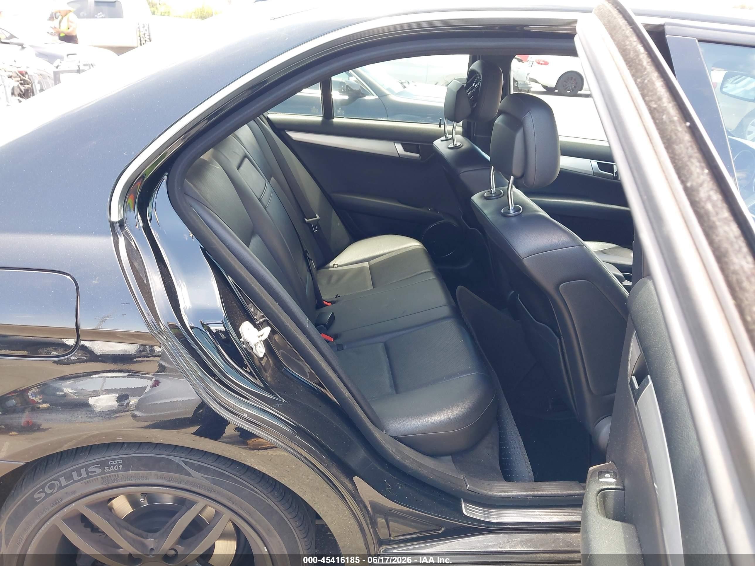 2012 Mercedes-benz C 250 Sport Черный vin: WDDGF4HB3CF853428