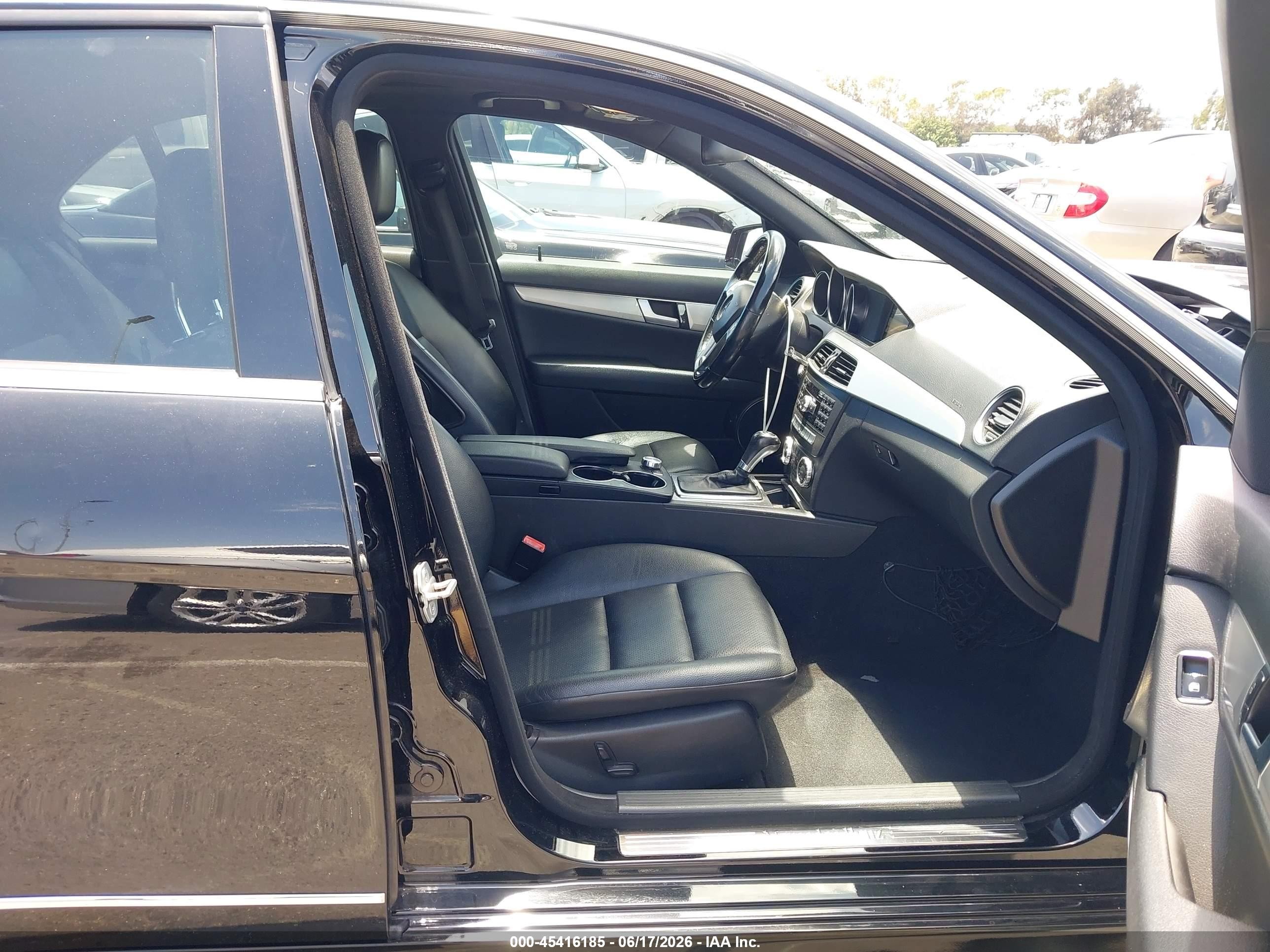 2012 Mercedes-benz C 250 Sport Черный vin: WDDGF4HB3CF853428