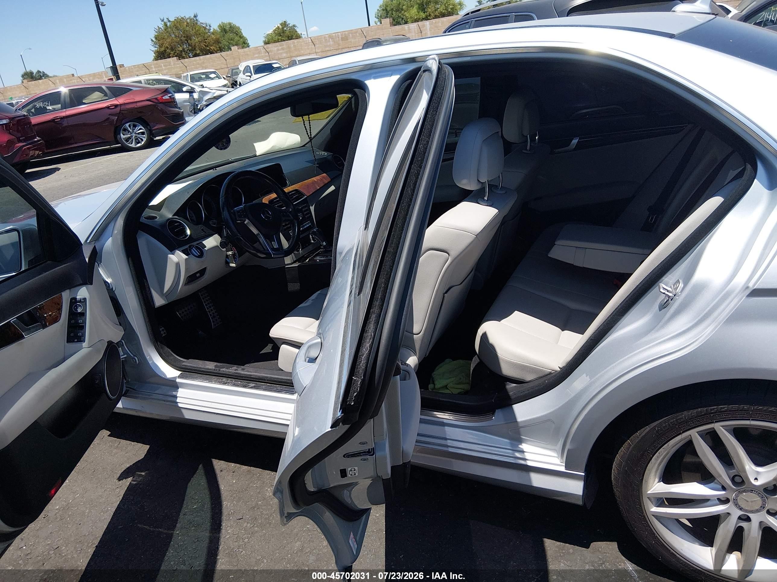 2012 Mercedes-benz C 250 Luxury/sport Silver vin: WDDGF4HB3CR219454