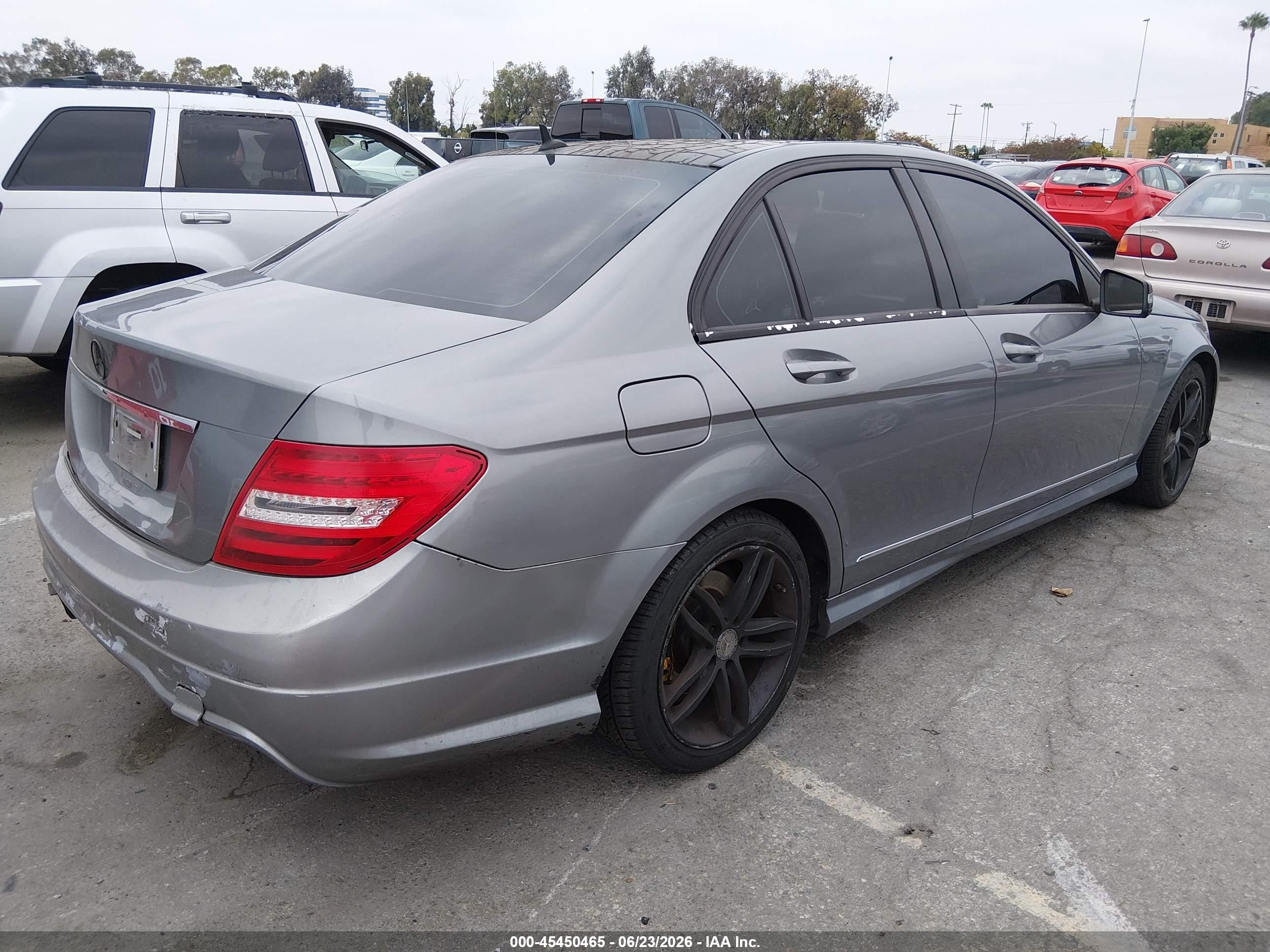2012 Mercedes-benz C 250 Sport Gray vin: WDDGF4HB3CR220099
