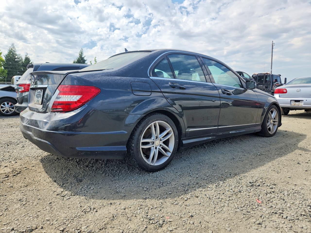 2012 Mercedes-benz C 250 Черный vin: WDDGF4HB3CR220300