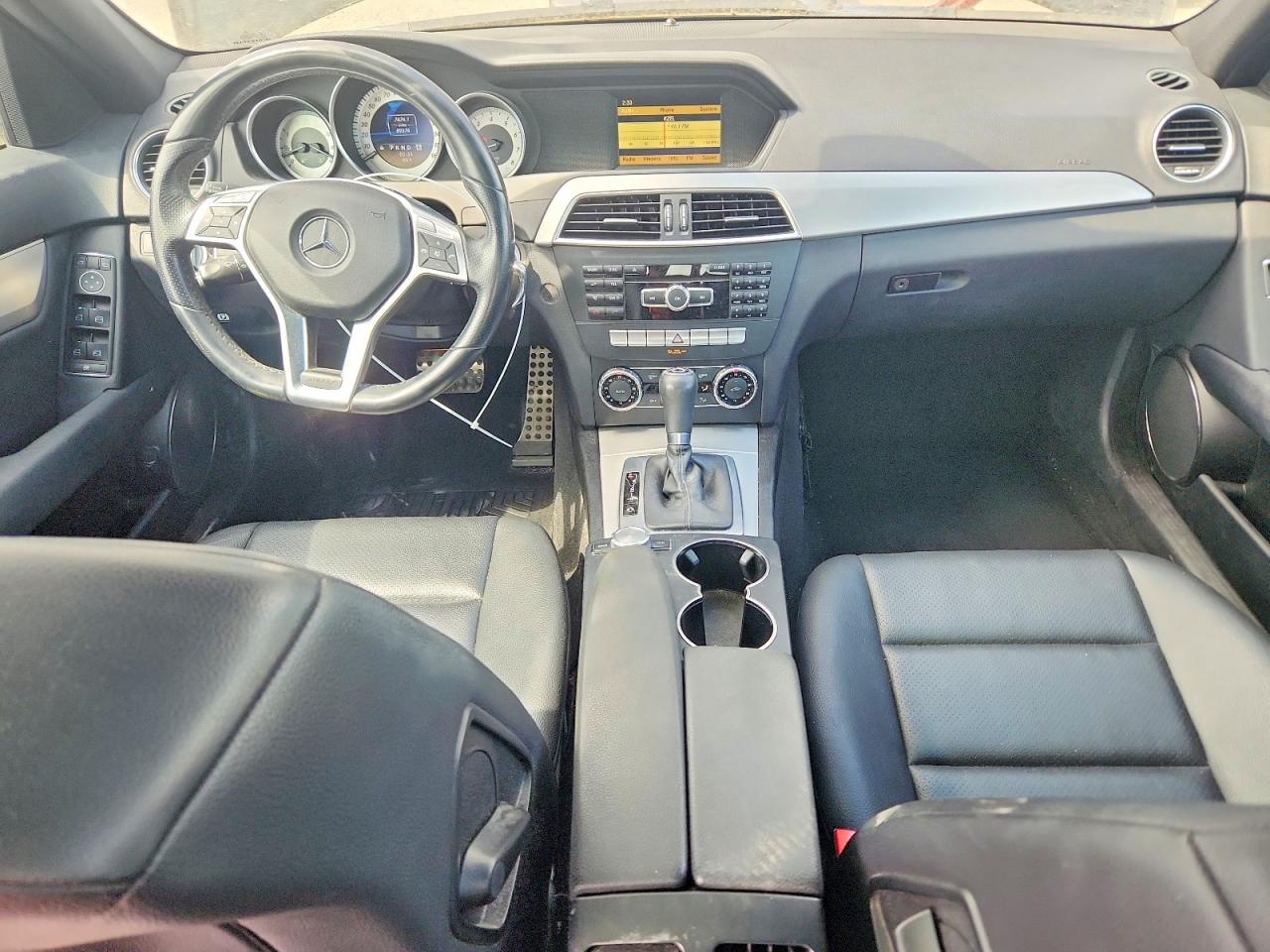 2012 Mercedes-benz C 250 Черный vin: WDDGF4HB3CR220300