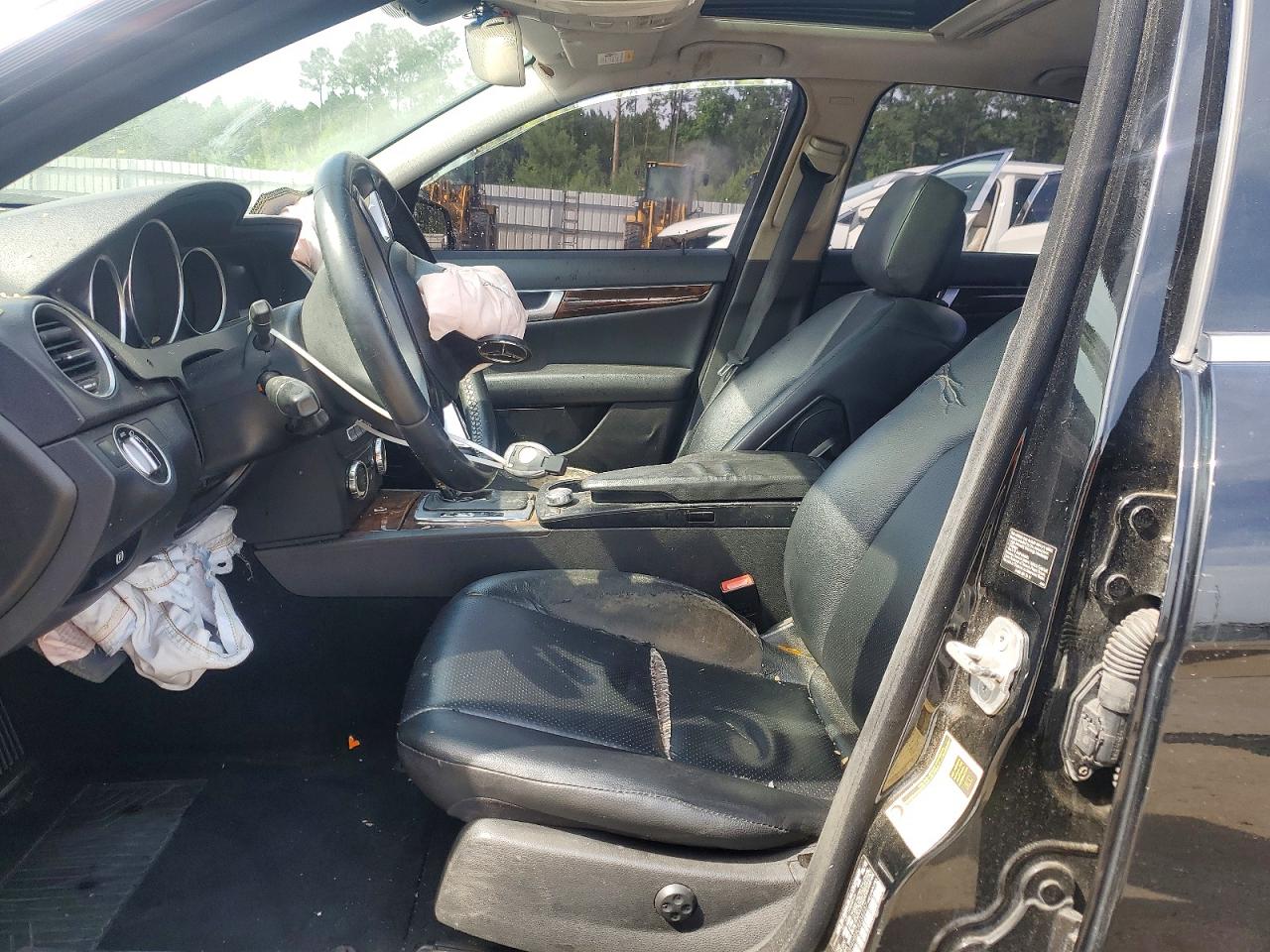 2012 Mercedes-benz C 250 Черный vin: WDDGF4HB3CR236237