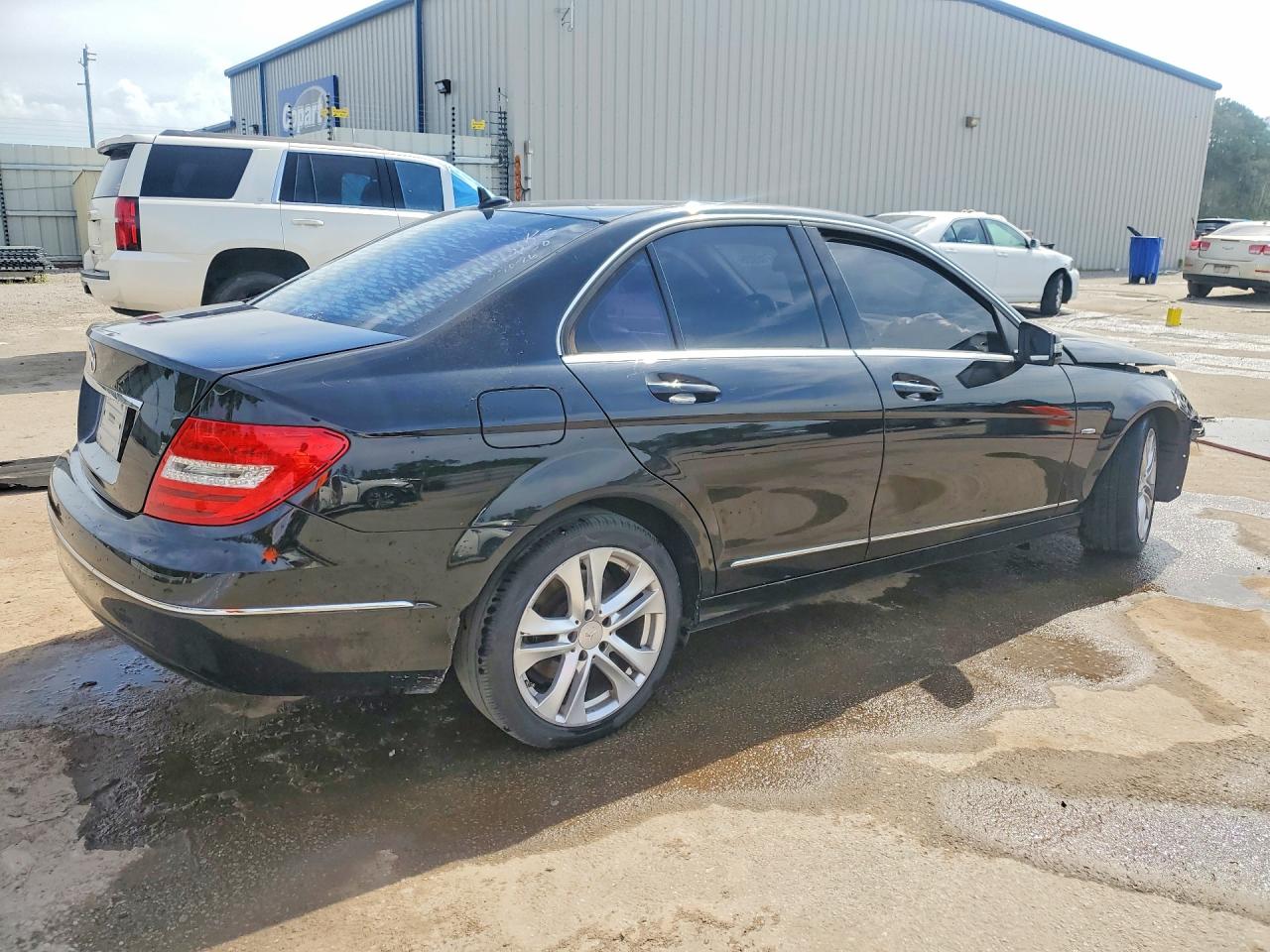 2012 Mercedes-benz C 250 Черный vin: WDDGF4HB3CR236237