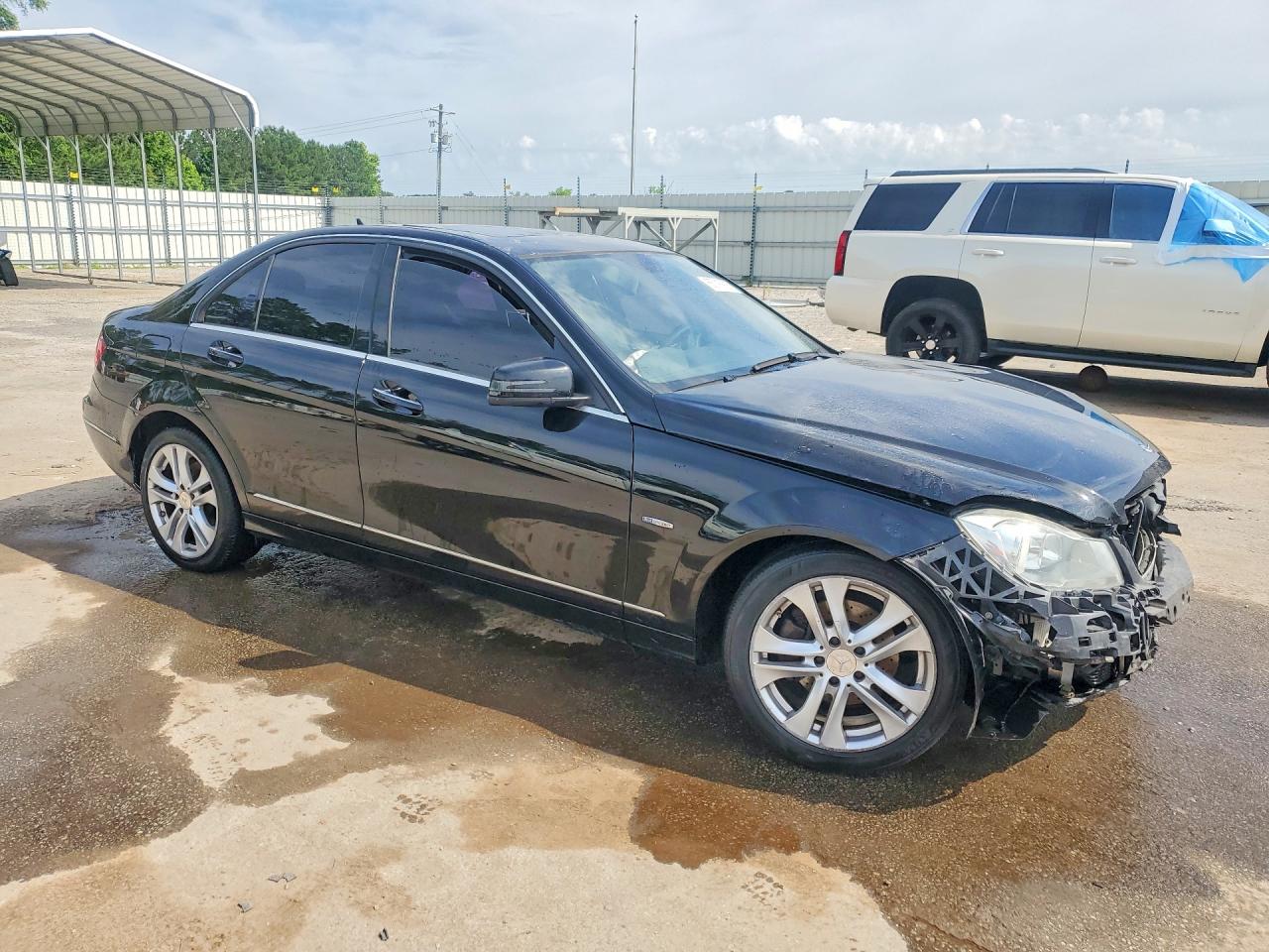 2012 Mercedes-benz C 250 Черный vin: WDDGF4HB3CR236237