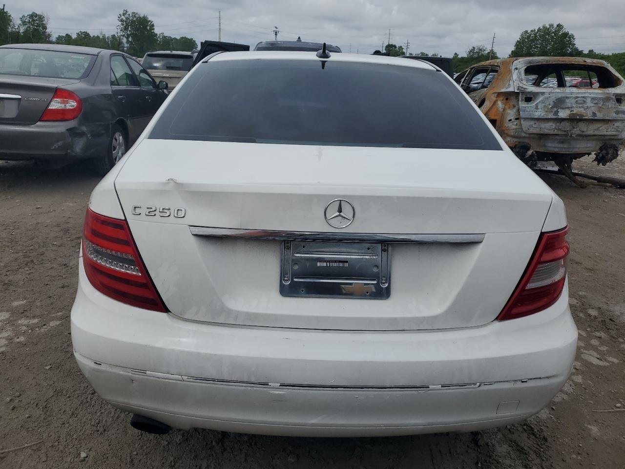 2013 Mercedes-benz C 250 White vin: WDDGF4HB3DA800193
