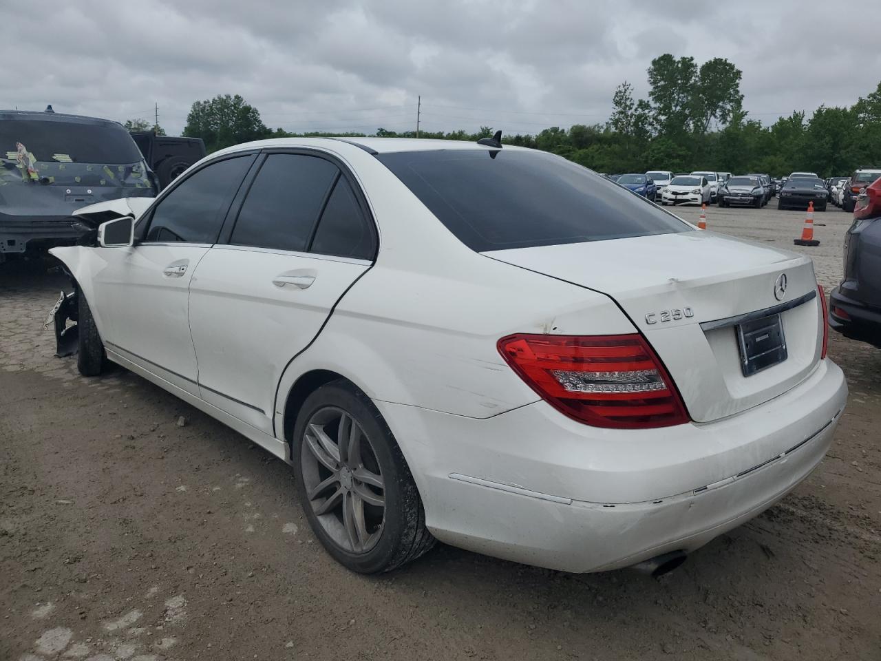 2013 Mercedes-benz C 250 White vin: WDDGF4HB3DA800193
