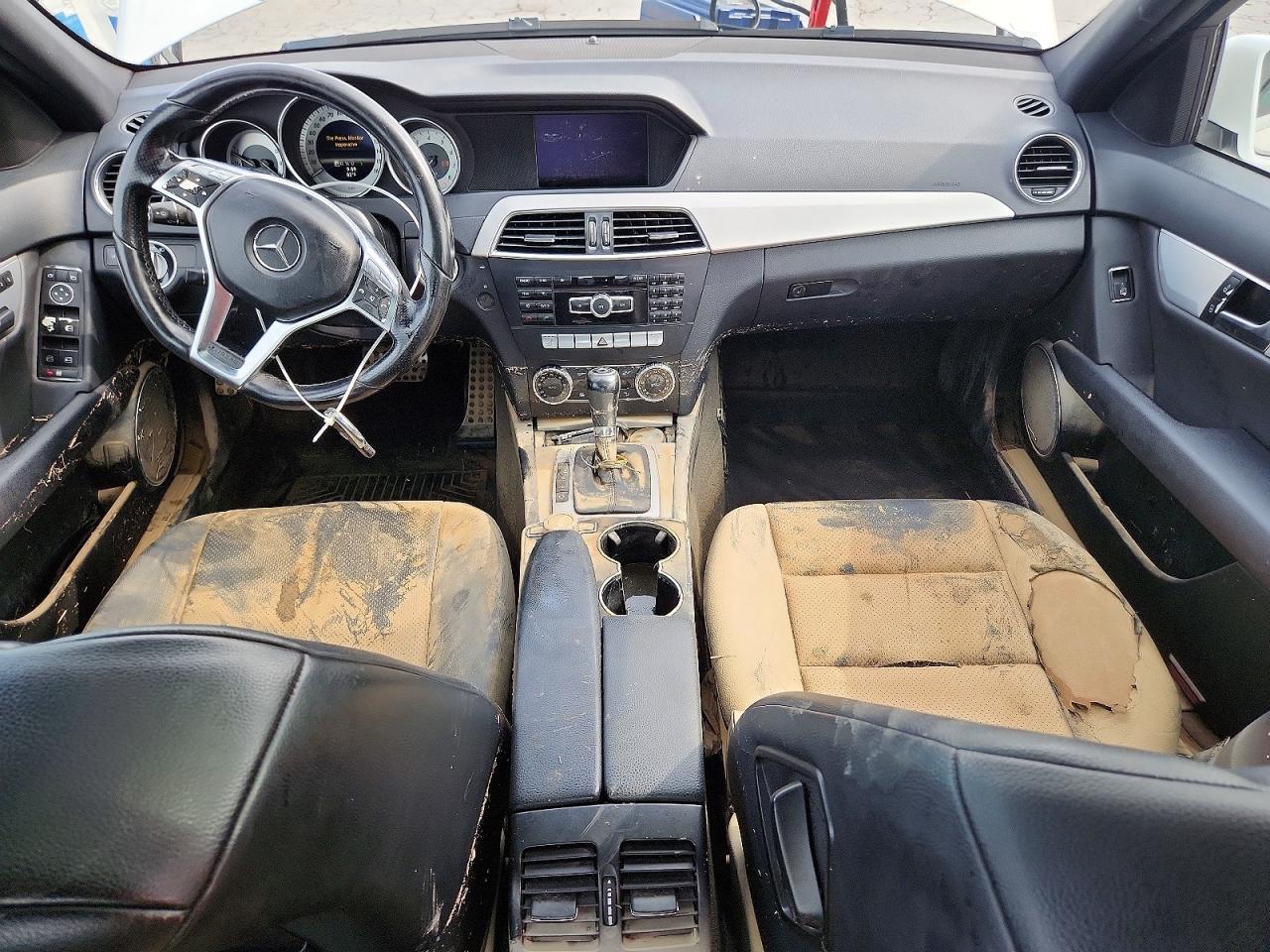 2013 Mercedes-benz C 250 White vin: WDDGF4HB3DR245389