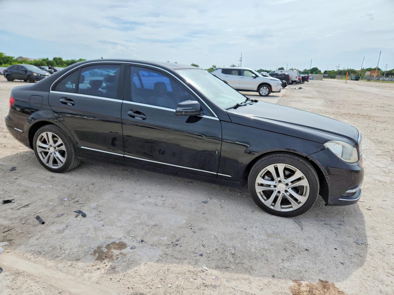 2013 Mercedes-benz C 250 Black vin: WDDGF4HB3DR270535