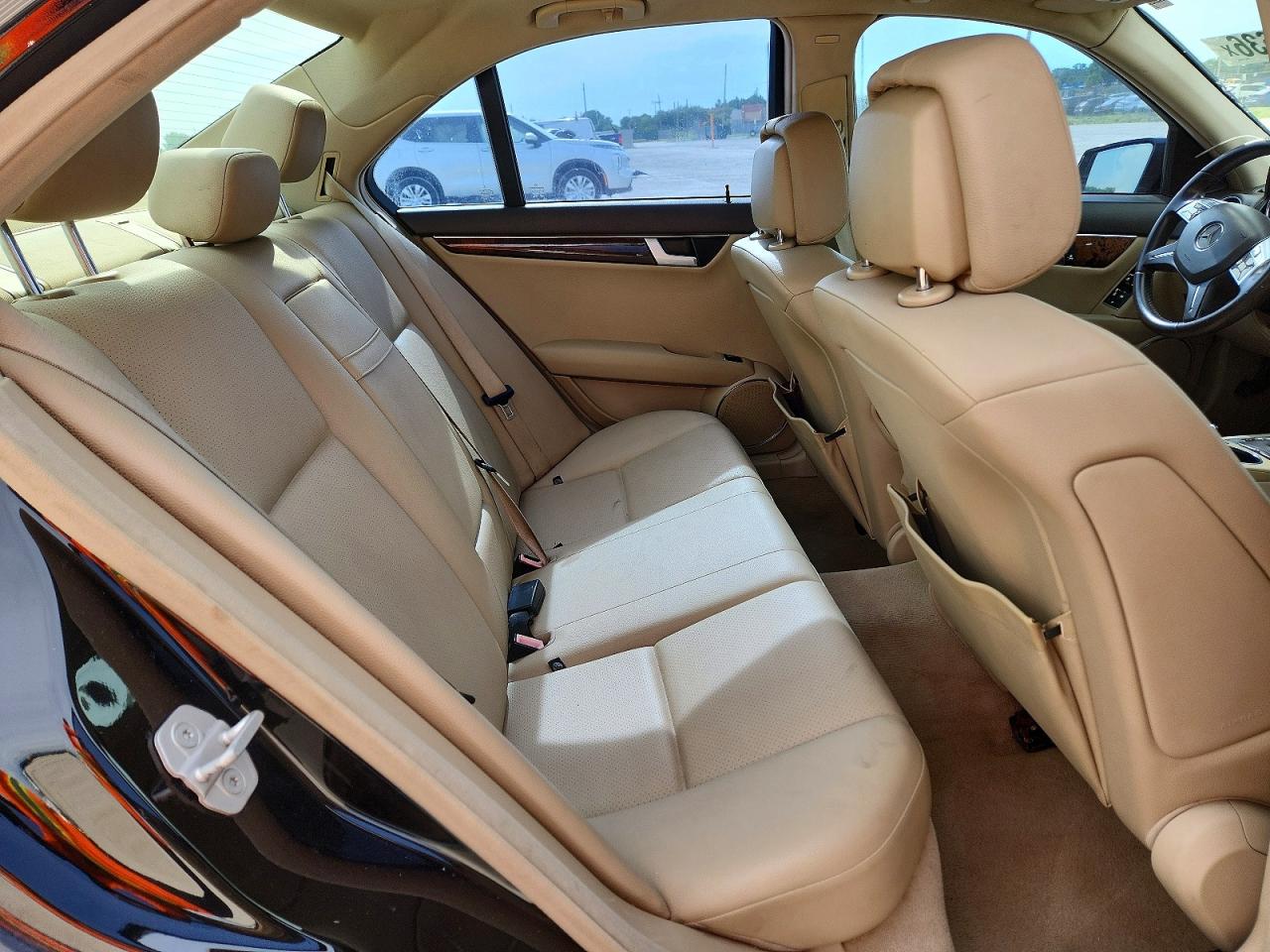 2013 Mercedes-benz C 250 Black vin: WDDGF4HB3DR270535