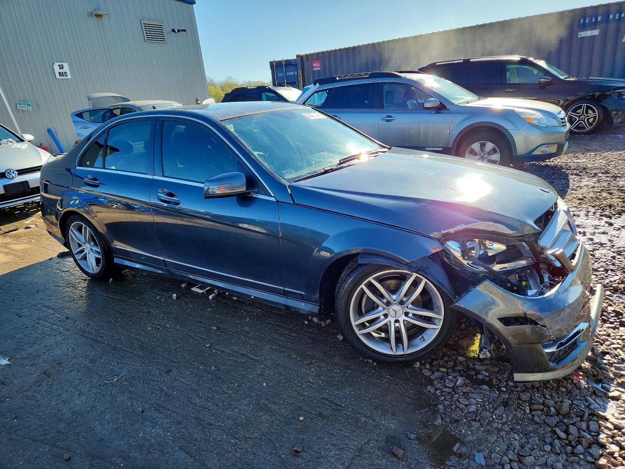 2013 Mercedes-benz C 250 Серый vin: WDDGF4HB3DR275055