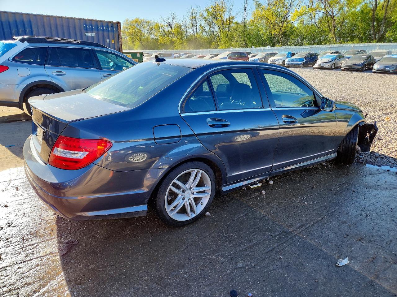 2013 Mercedes-benz C 250 Серый vin: WDDGF4HB3DR275055