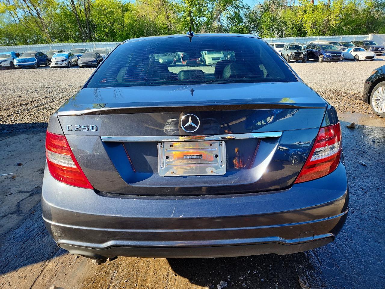 2013 Mercedes-benz C 250 Серый vin: WDDGF4HB3DR275055