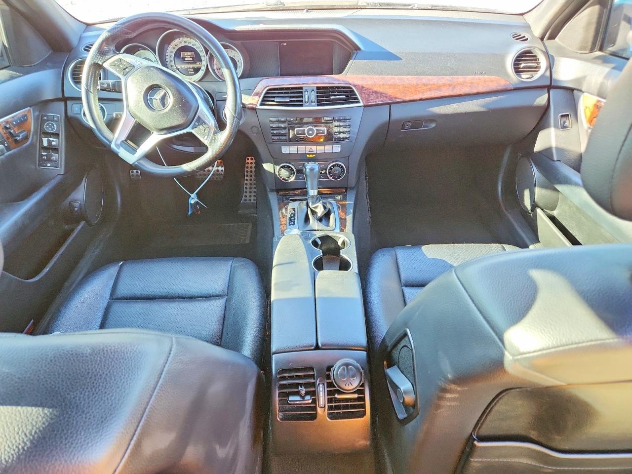 2013 Mercedes-benz C 250 Серый vin: WDDGF4HB3DR275055