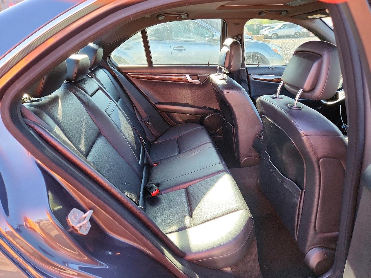2013 Mercedes-benz C 250 Серый vin: WDDGF4HB3DR275055