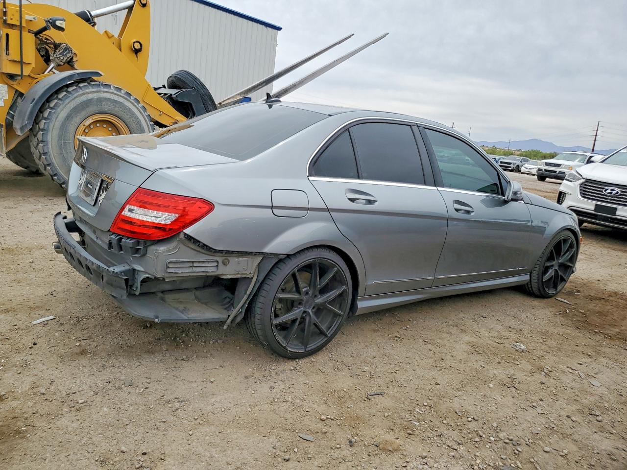 2013 Mercedes-benz C 250 Gray vin: WDDGF4HB3DR276447