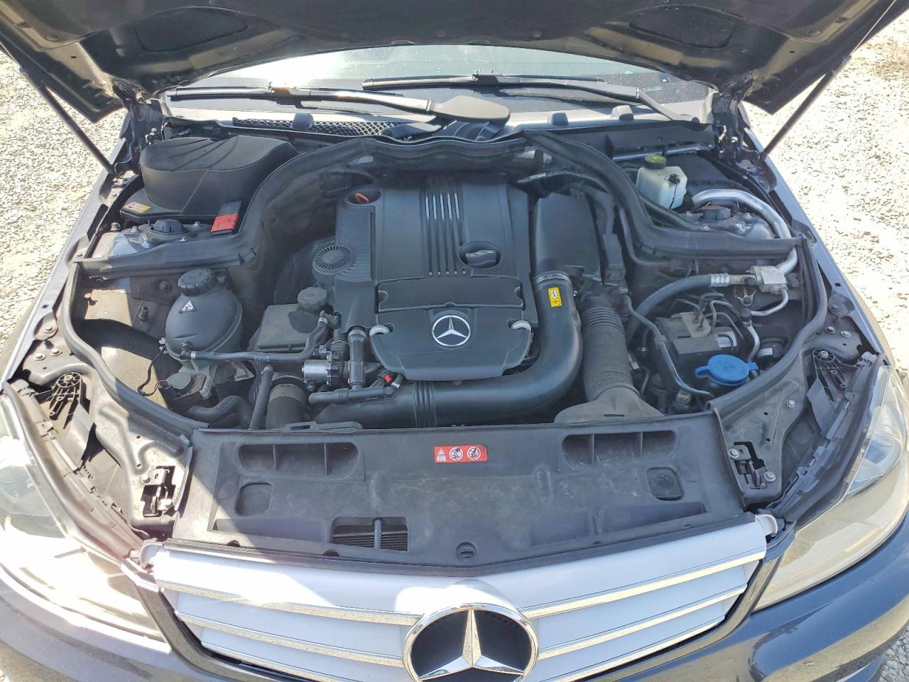 2013 Mercedes-benz C 250 Gray vin: WDDGF4HB3DR285844