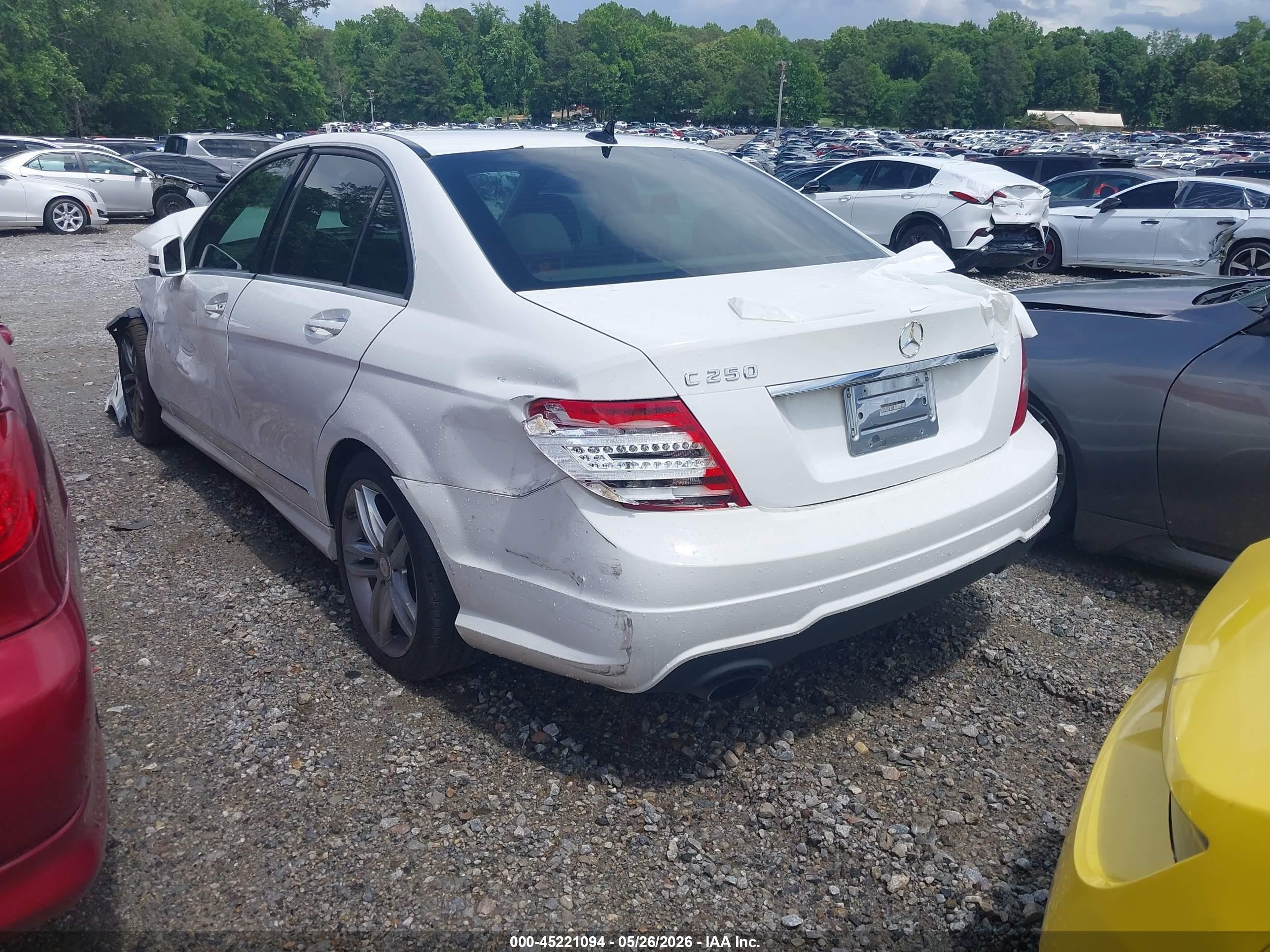 2013 Mercedes-benz C 250 Sport White vin: WDDGF4HB3DR291756