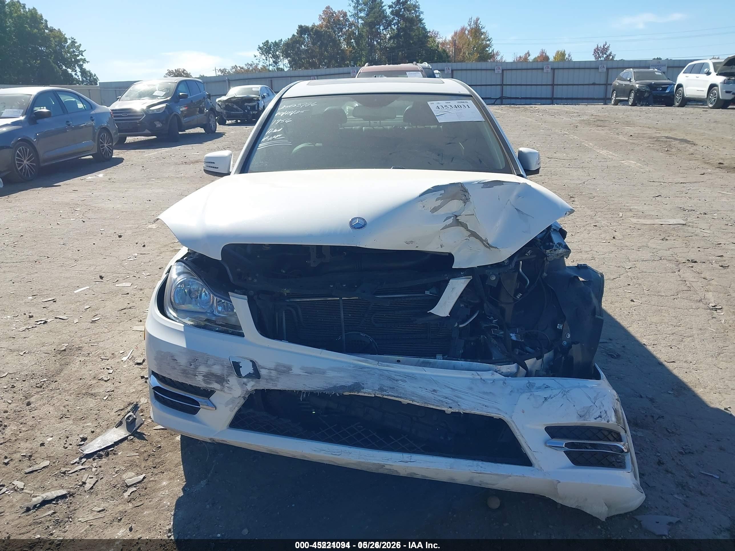 2013 Mercedes-benz C 250 Sport White vin: WDDGF4HB3DR291756