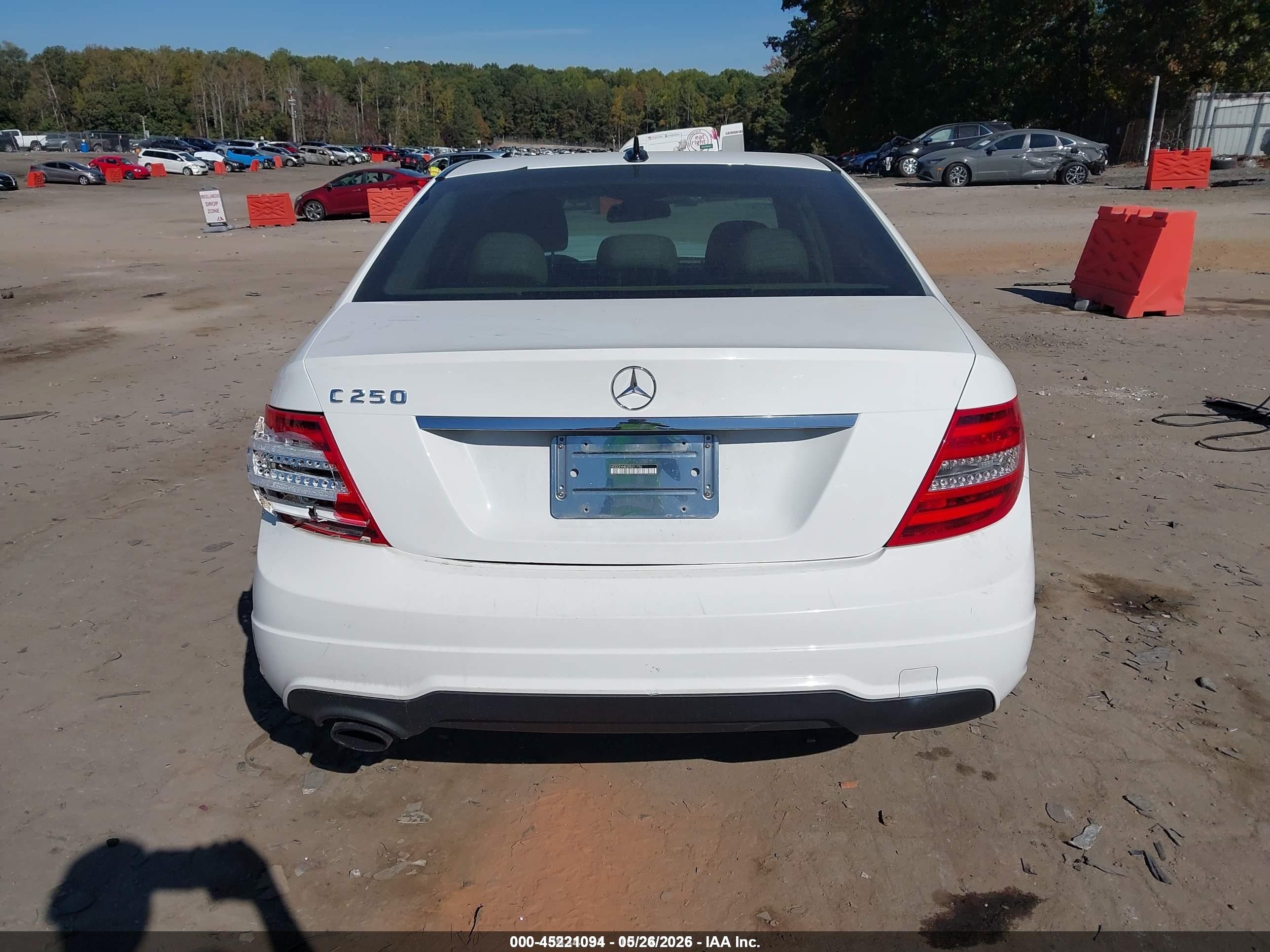 2013 Mercedes-benz C 250 Sport White vin: WDDGF4HB3DR291756