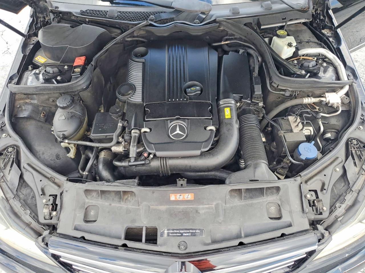 2014 Mercedes-benz C 250 Черный vin: WDDGF4HB3EA945915