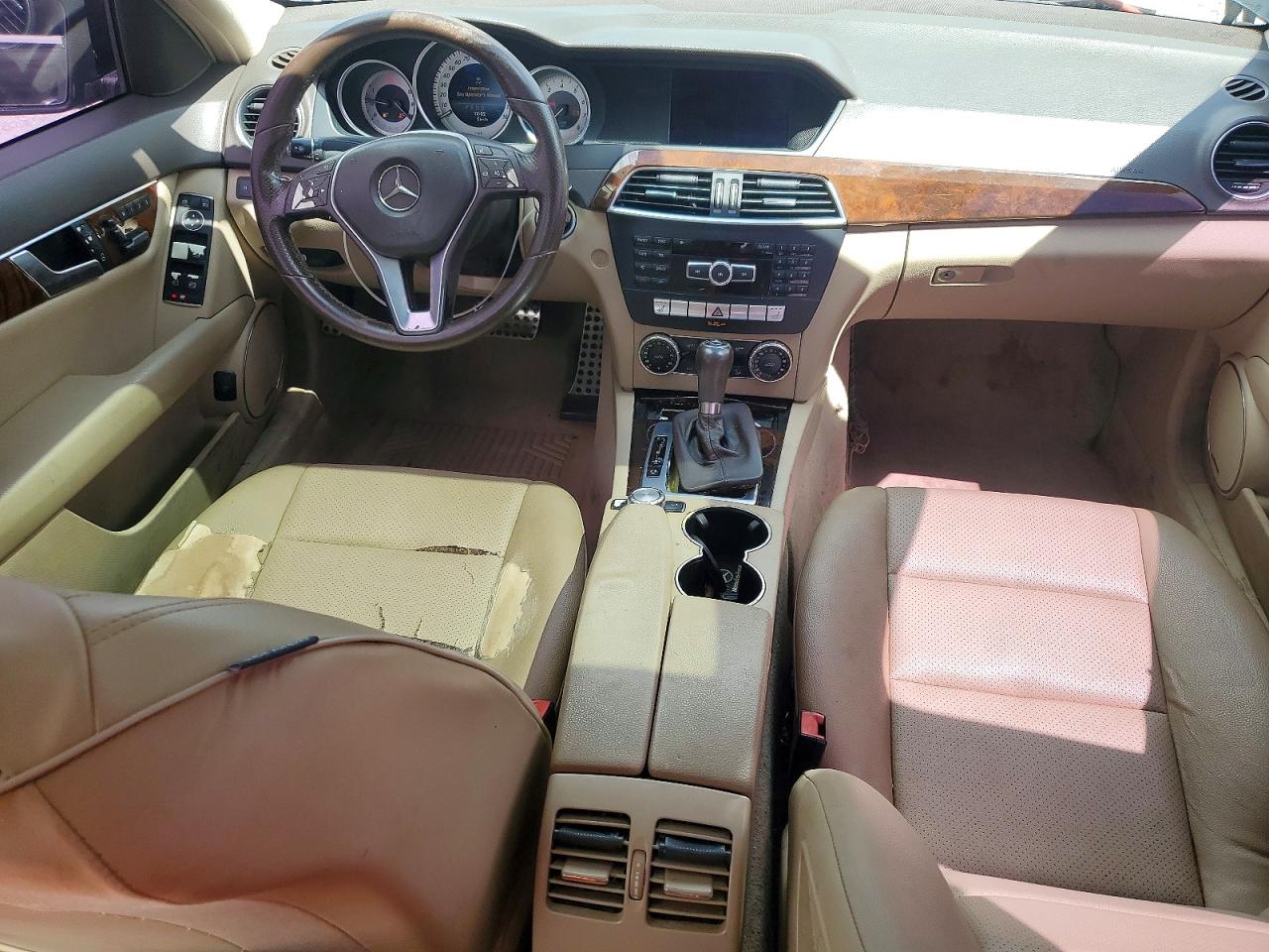 2014 Mercedes-benz C 250 Черный vin: WDDGF4HB3EA945915