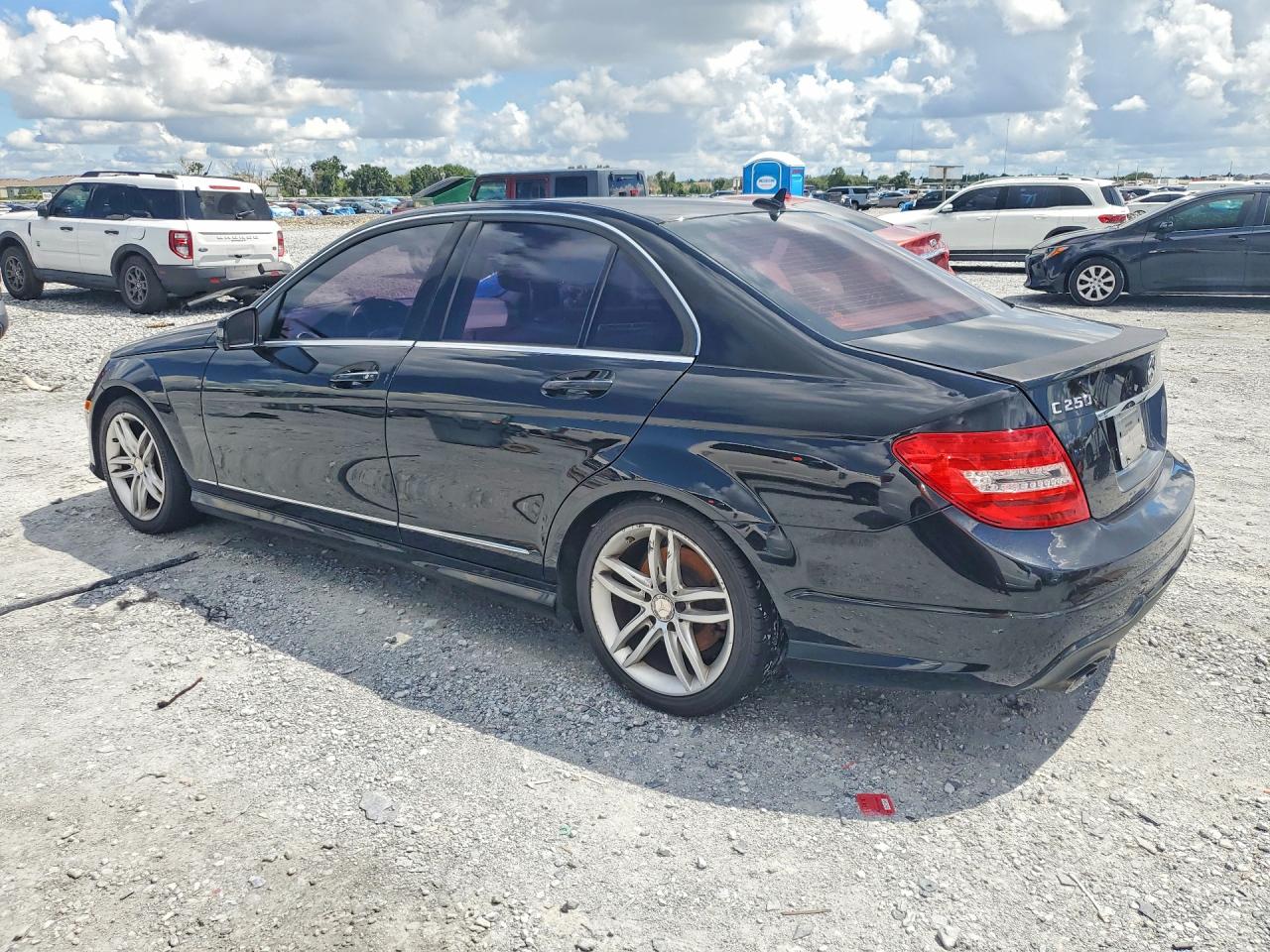 2014 Mercedes-benz C 250 Черный vin: WDDGF4HB3EA945915