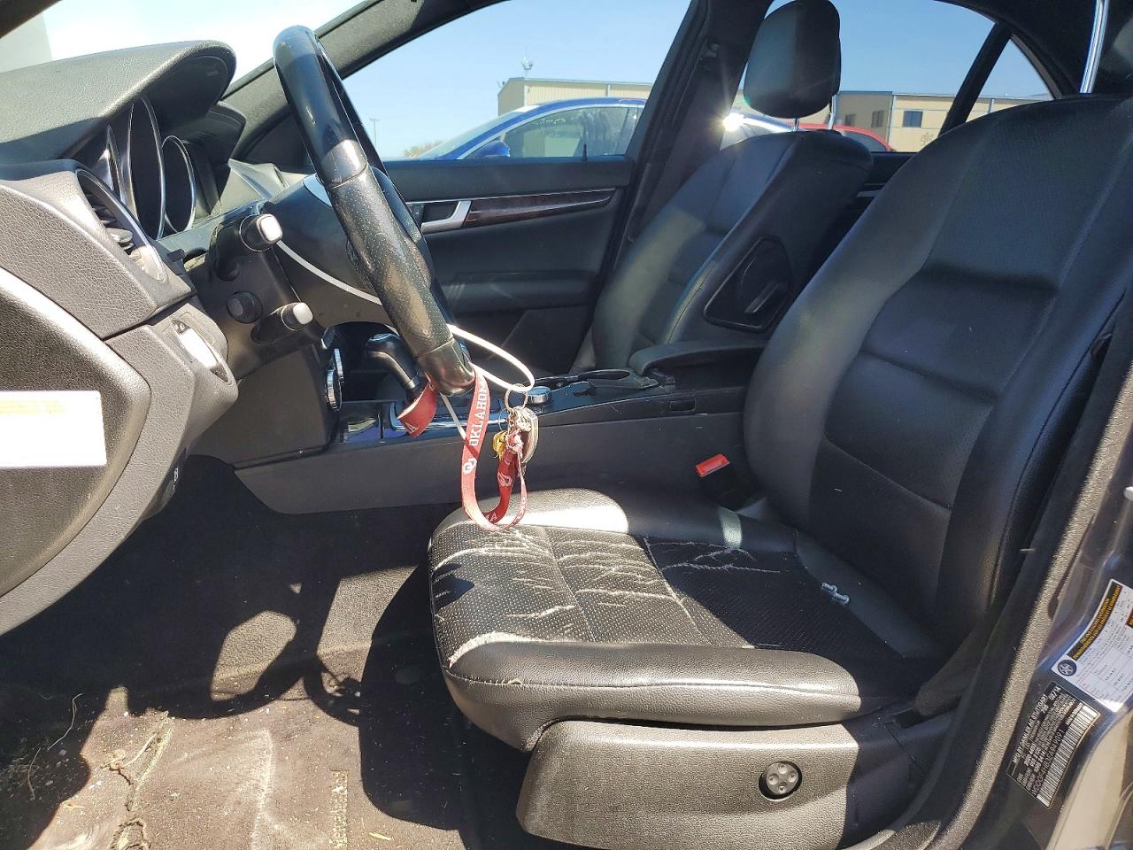 2014 Mercedes-benz C 250 Серый vin: WDDGF4HB3EA949091