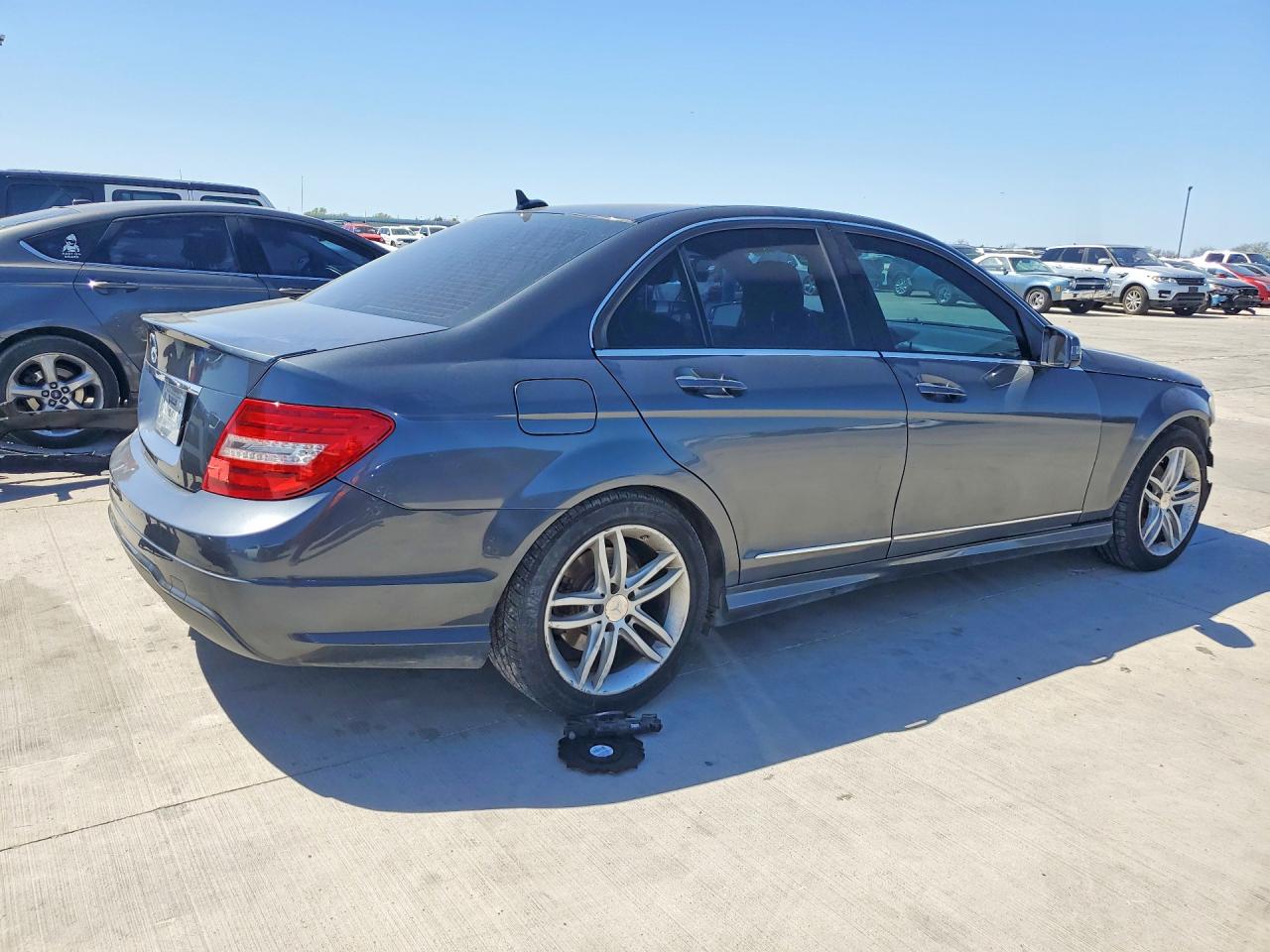 2014 Mercedes-benz C 250 Серый vin: WDDGF4HB3EA949091