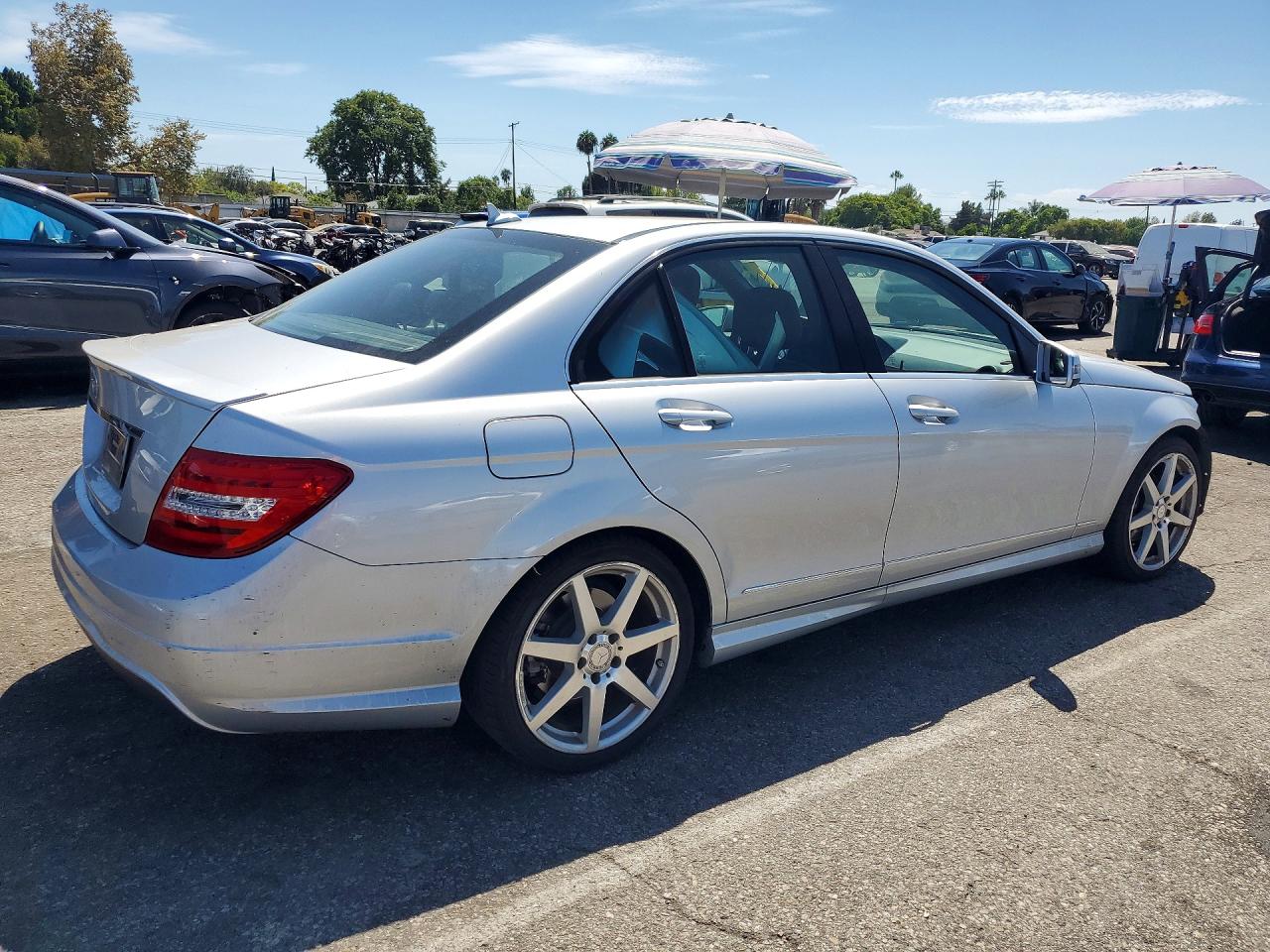 2014 Mercedes-benz C 250 Серебряный vin: WDDGF4HB3EA954713