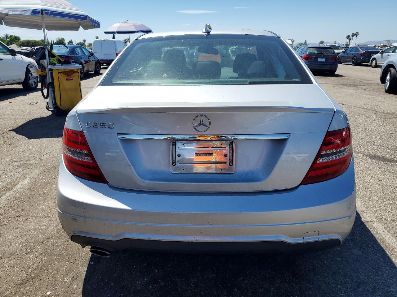 2014 Mercedes-benz C 250 Серебряный vin: WDDGF4HB3EA954713