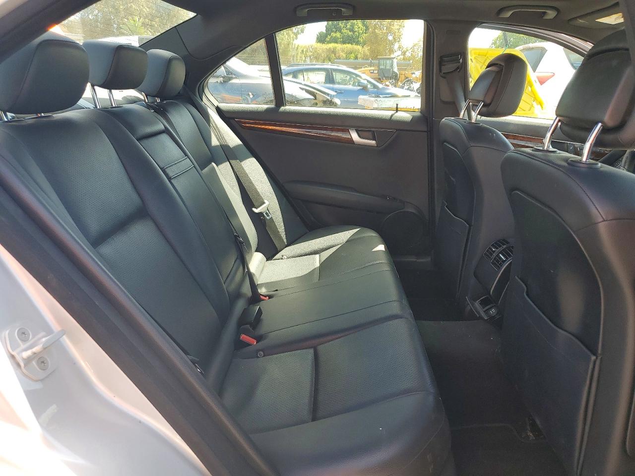 2014 Mercedes-benz C 250 Серебряный vin: WDDGF4HB3EA954713