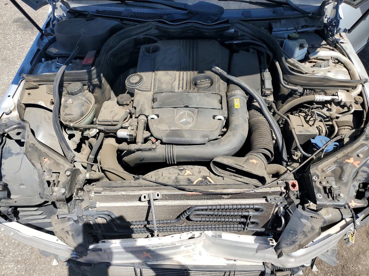 2014 Mercedes-benz C 250 Серебряный vin: WDDGF4HB3EA954713
