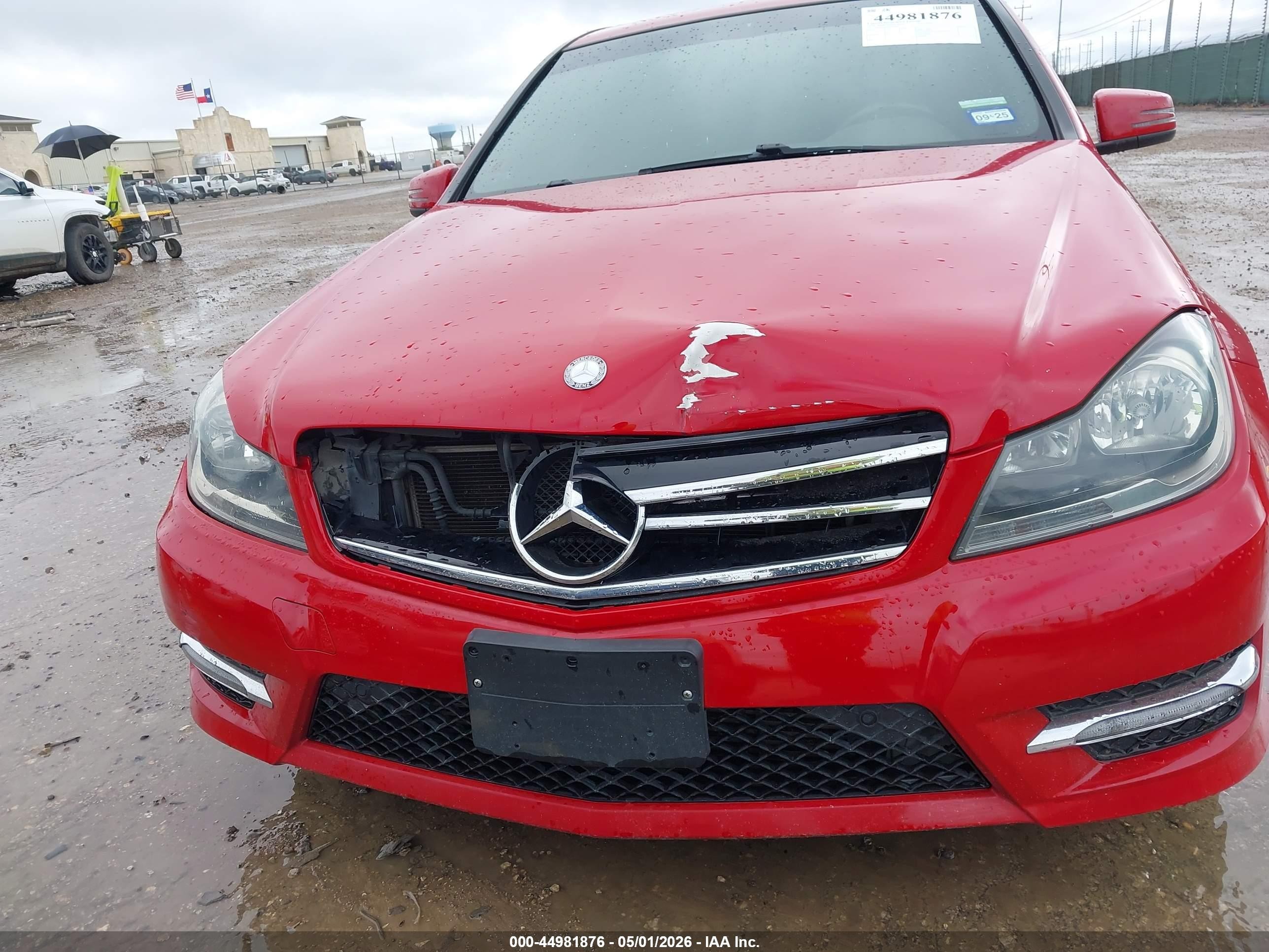 2014 Mercedes-benz C-class C 250 Sport Red vin: WDDGF4HB3EA956915