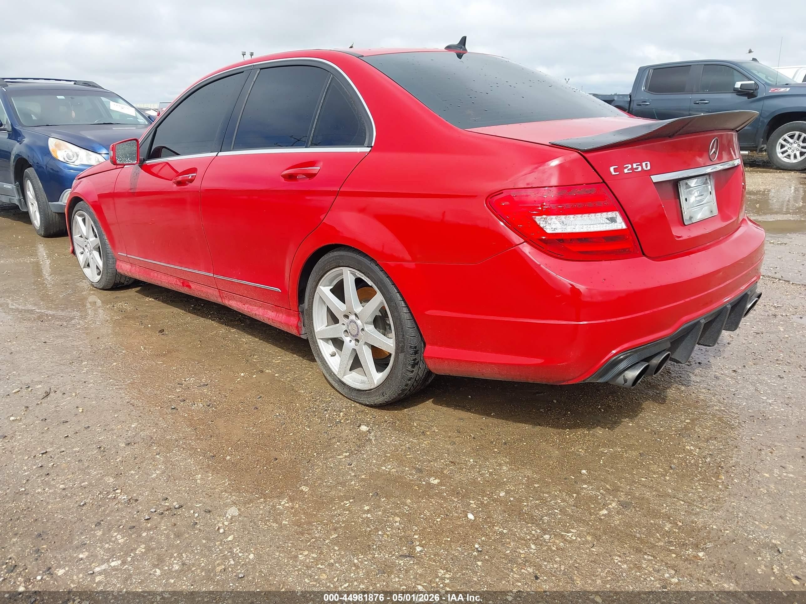 2014 Mercedes-benz C-class C 250 Sport Red vin: WDDGF4HB3EA956915
