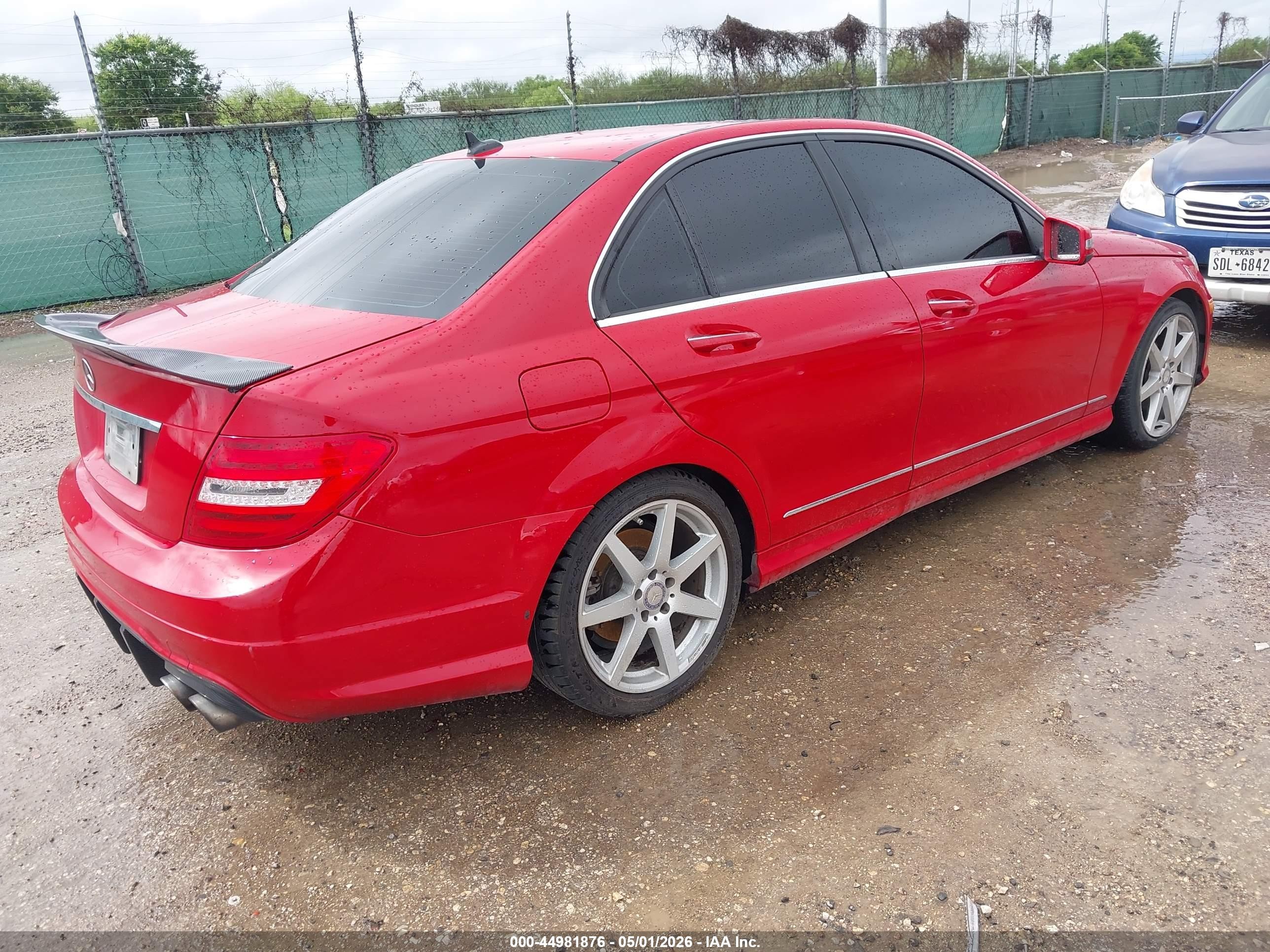 2014 Mercedes-benz C-class C 250 Sport Red vin: WDDGF4HB3EA956915