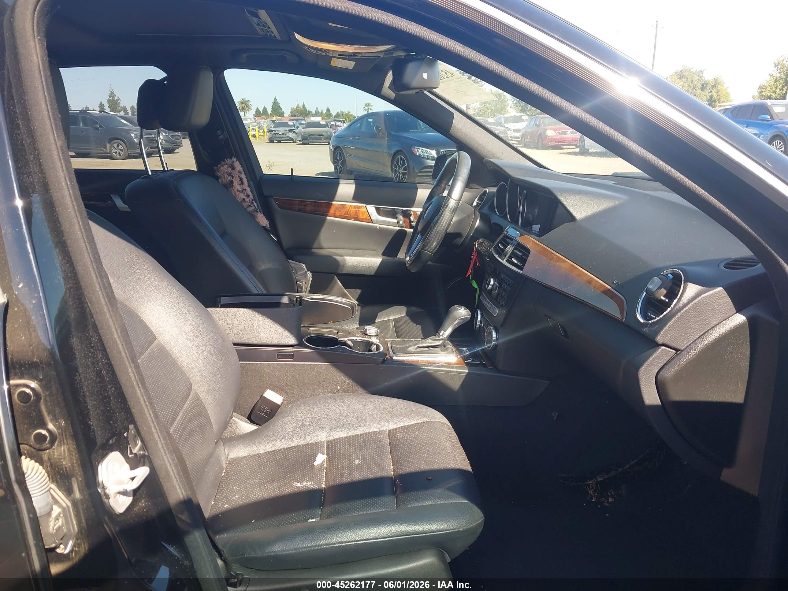 2014 Mercedes-benz C 250 Sport Черный vin: WDDGF4HB3EA962990