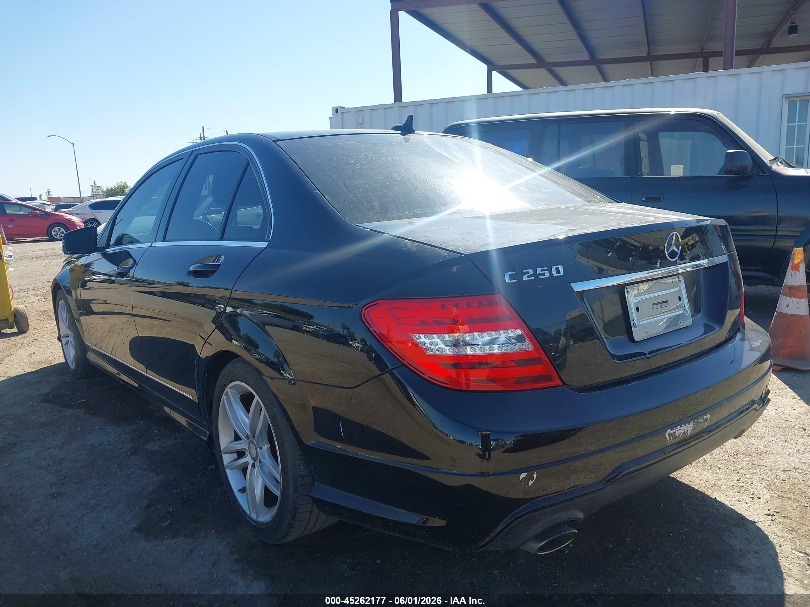 2014 Mercedes-benz C 250 Sport Черный vin: WDDGF4HB3EA962990