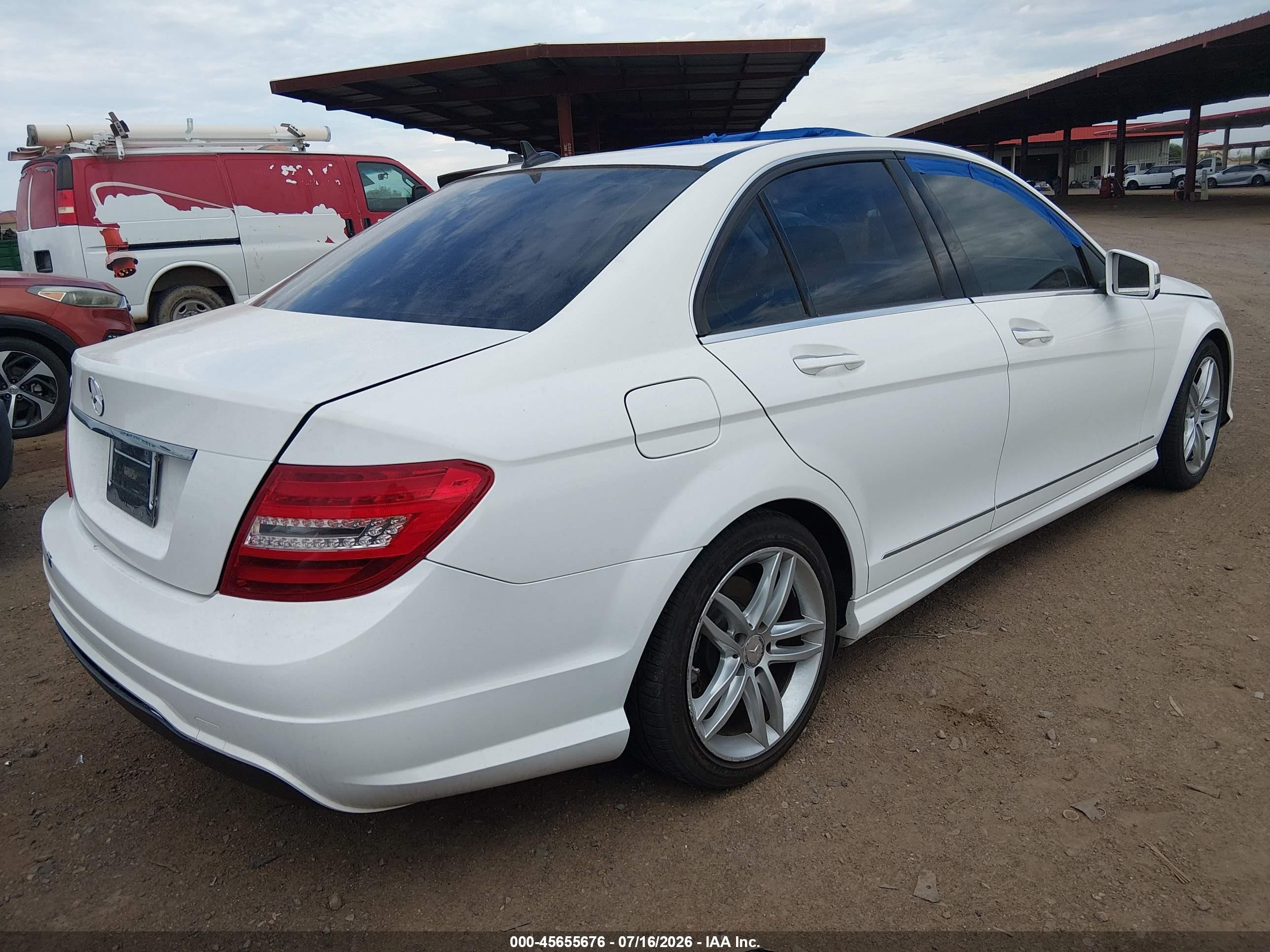 2014 Mercedes-benz C 250 Luxury/sport White vin: WDDGF4HB3EA966022
