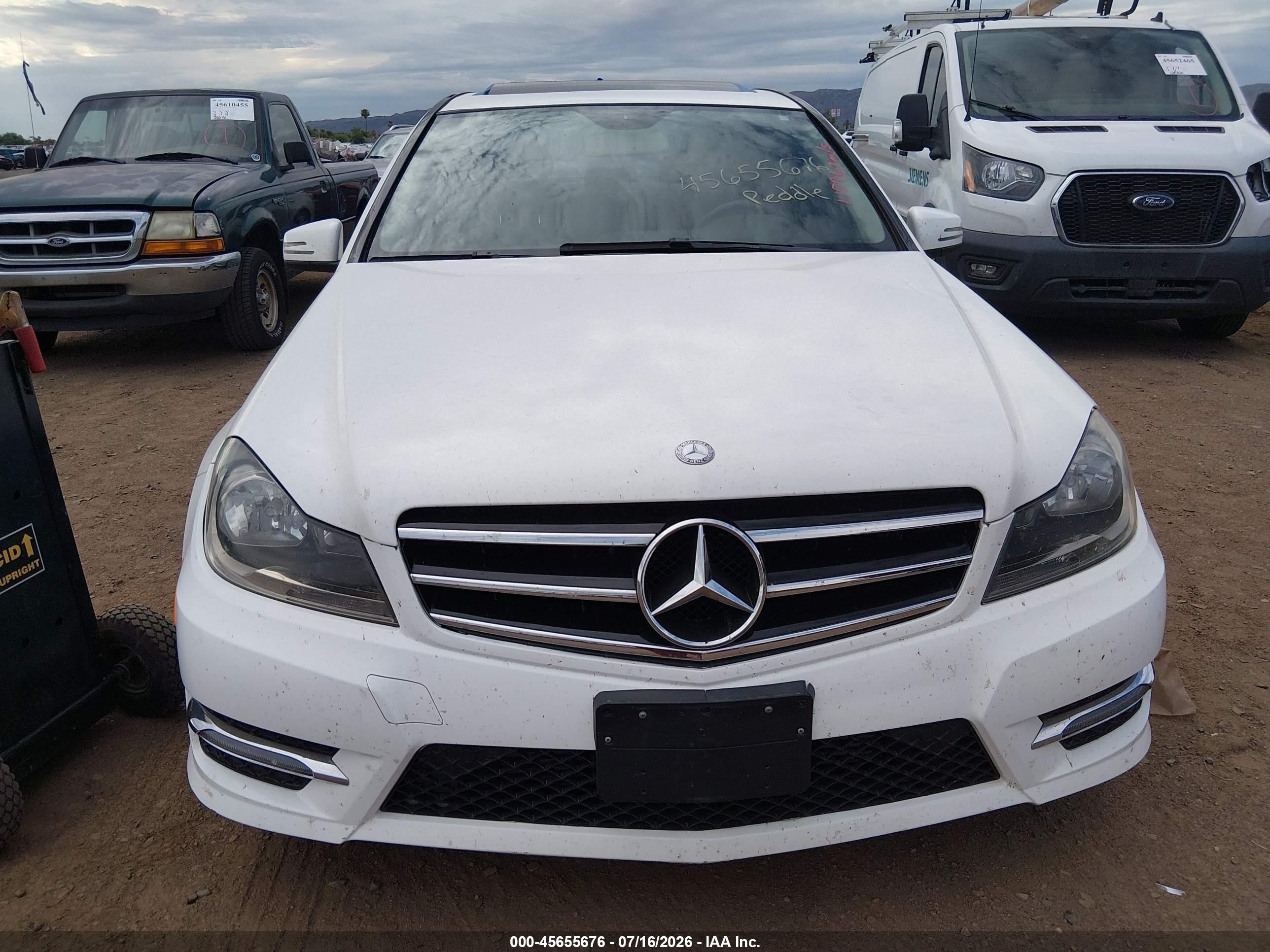 2014 Mercedes-benz C 250 Luxury/sport White vin: WDDGF4HB3EA966022