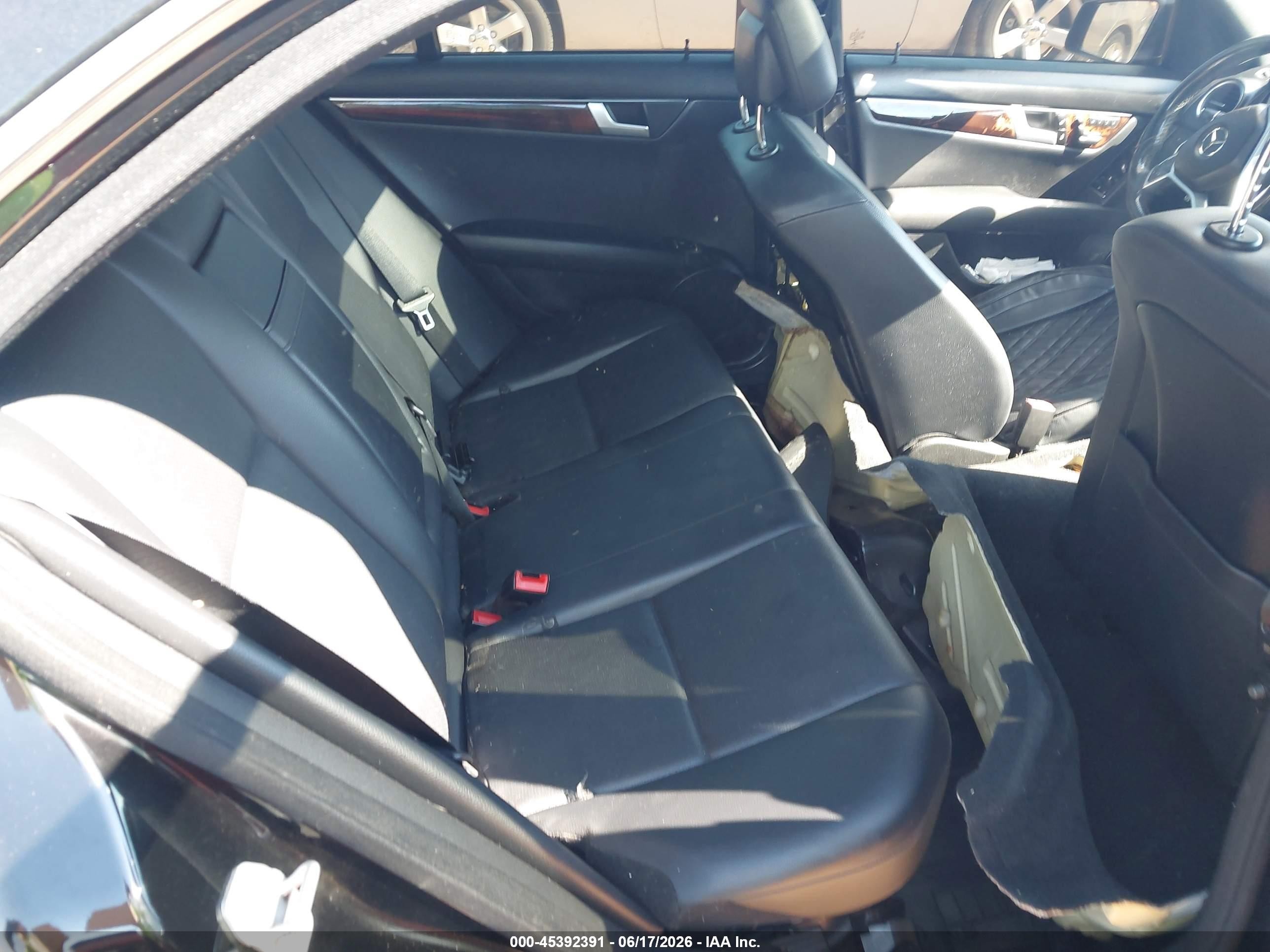 2014 Mercedes-benz C 250 Sport Черный vin: WDDGF4HB3EA966179