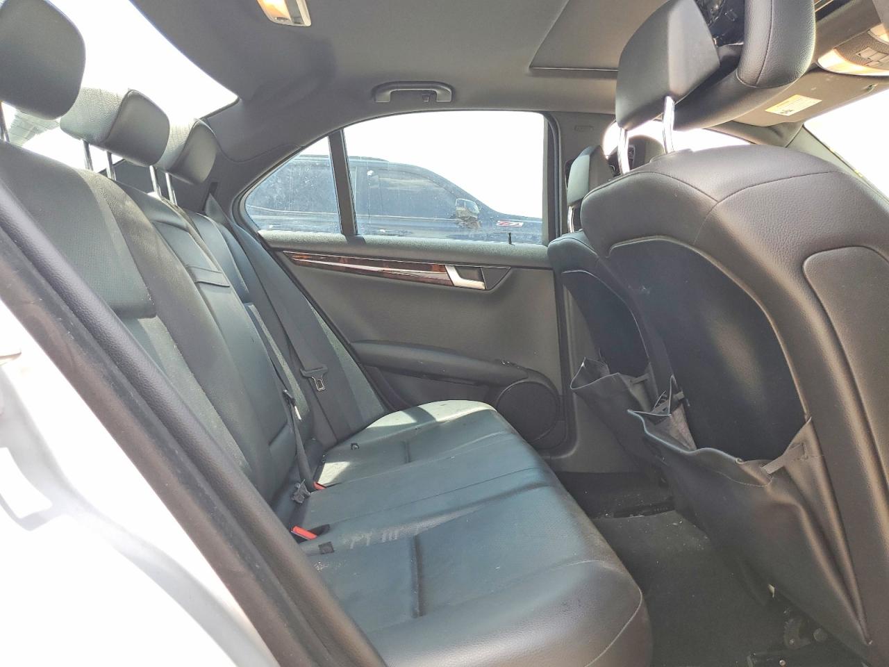 2014 Mercedes-benz C 250 Silver vin: WDDGF4HB3EG206217