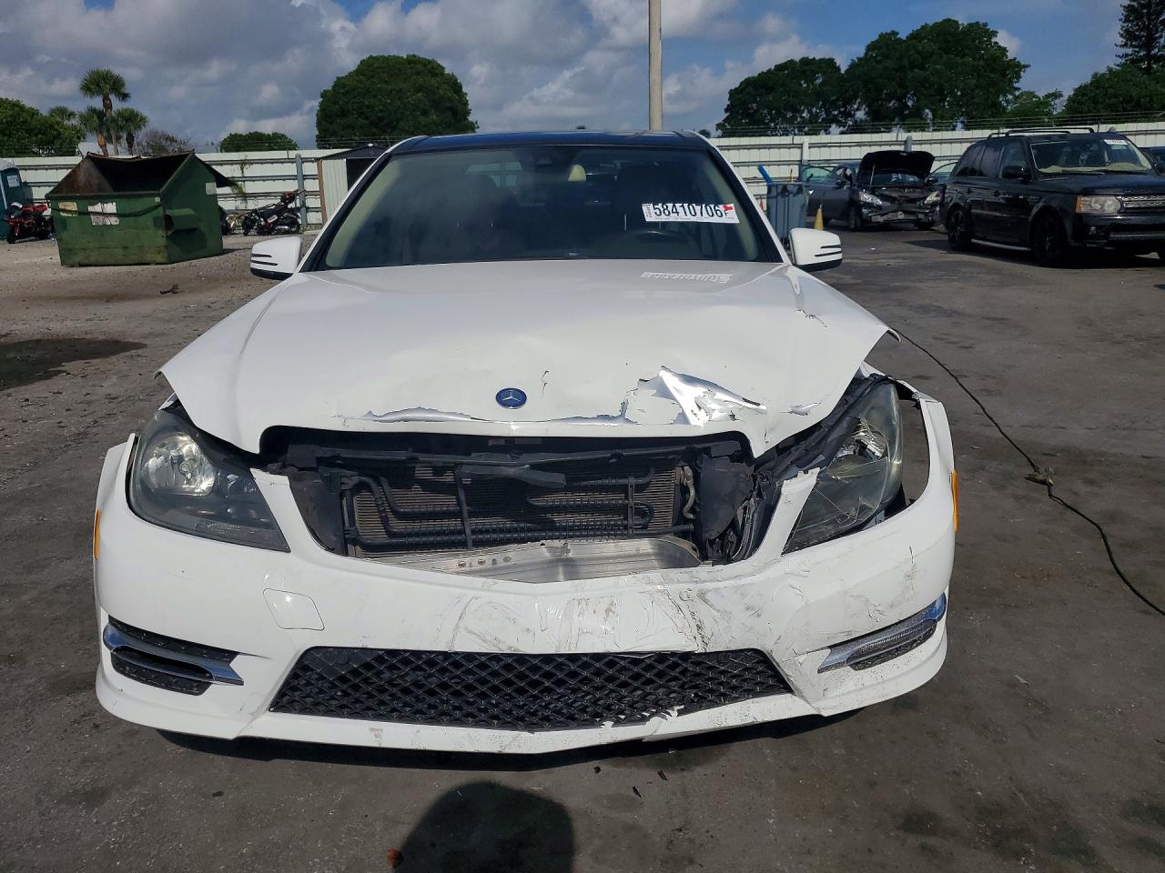 2014 Mercedes-benz C 250 White vin: WDDGF4HB3EG226113