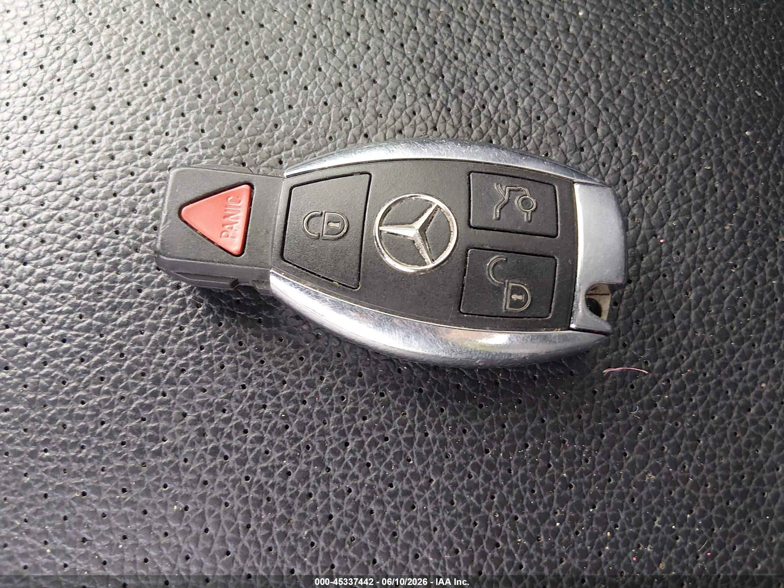 2014 Mercedes-benz C 250 Sport White vin: WDDGF4HB3ER308766
