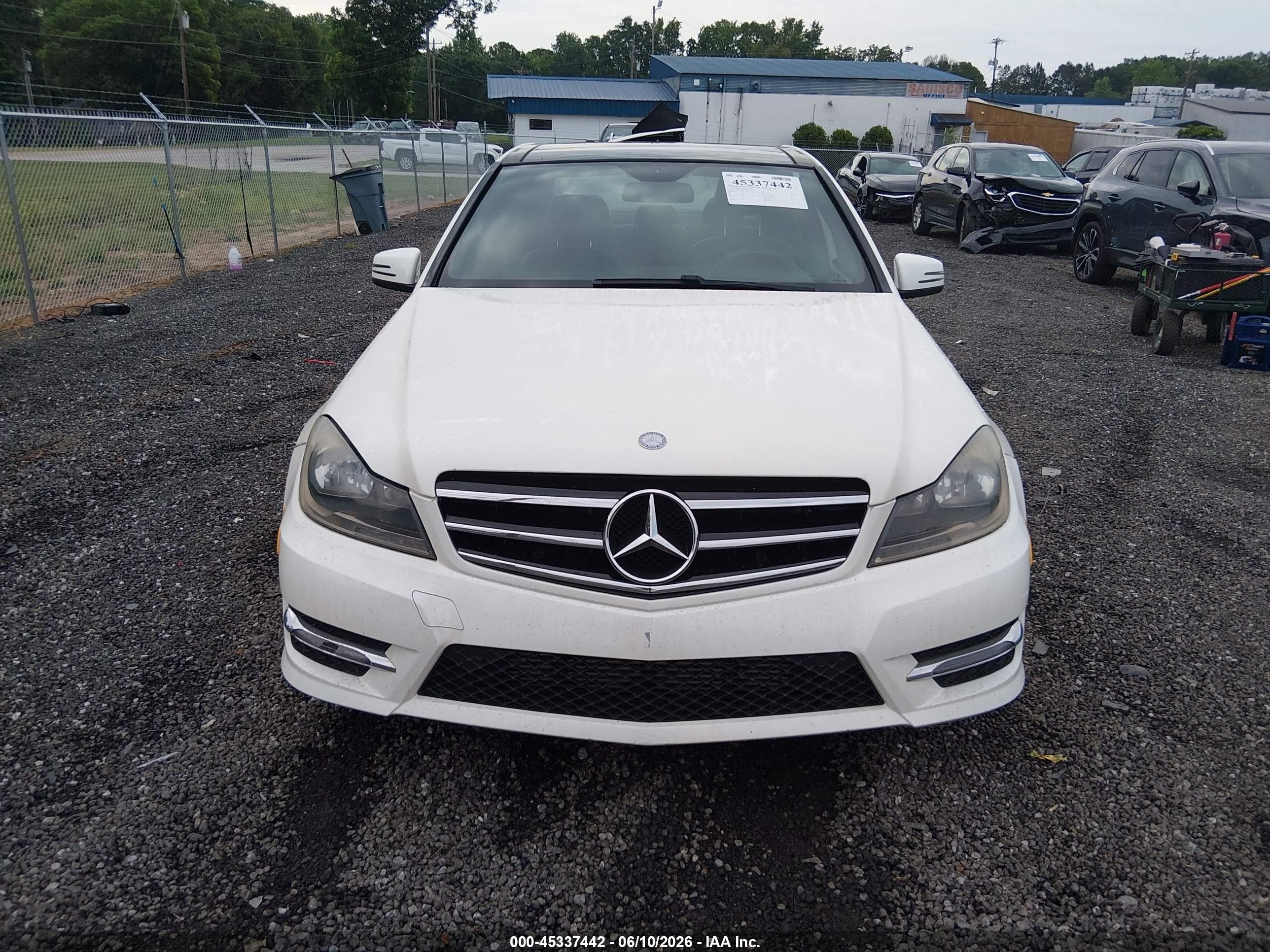 2014 Mercedes-benz C 250 Sport White vin: WDDGF4HB3ER308766