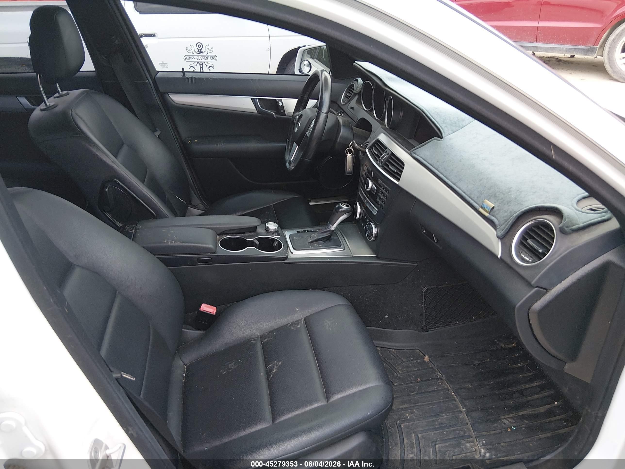 2014 Mercedes-benz C 250 Sport White vin: WDDGF4HB3ER313515