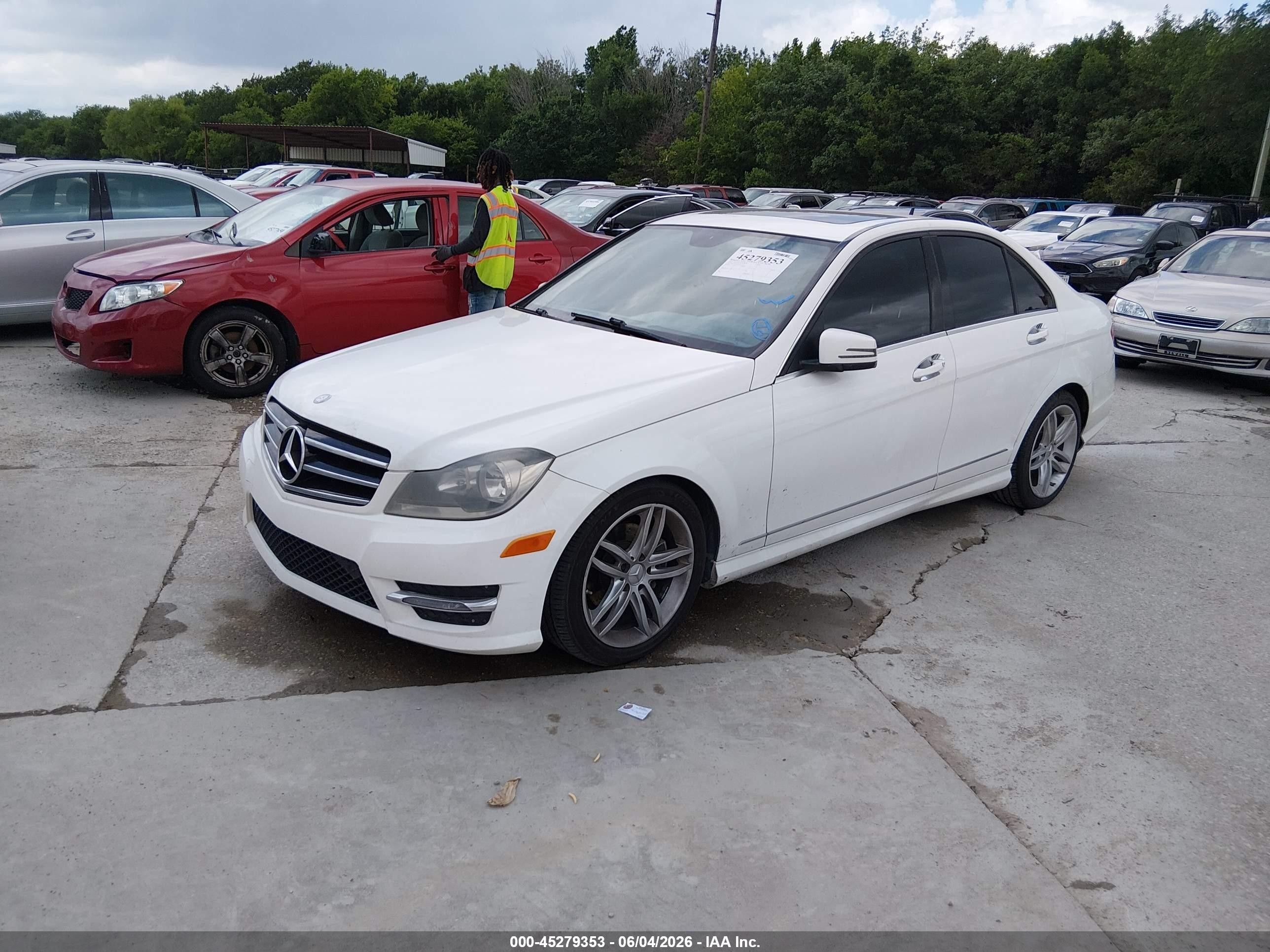 2014 Mercedes-benz C 250 Sport White vin: WDDGF4HB3ER313515
